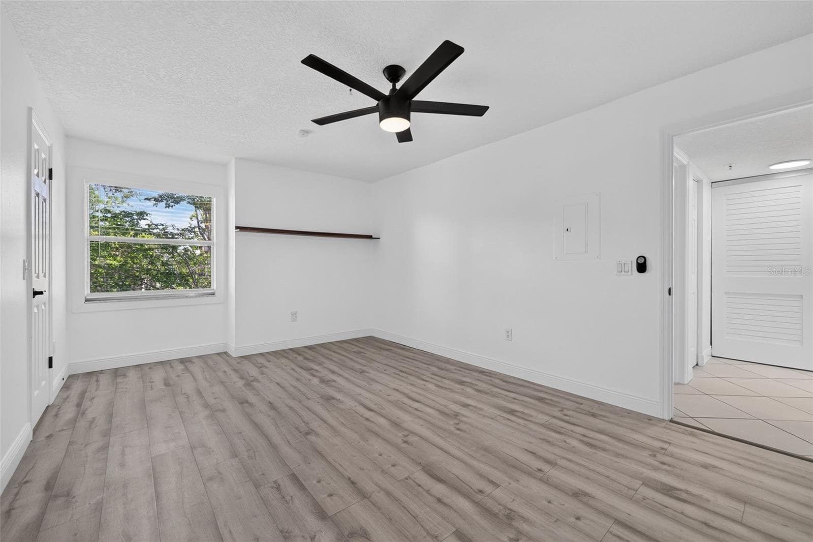 Condominium at 2400 FEATHER SOUND DR #1121, CLEARWATER, photo 25 of 35