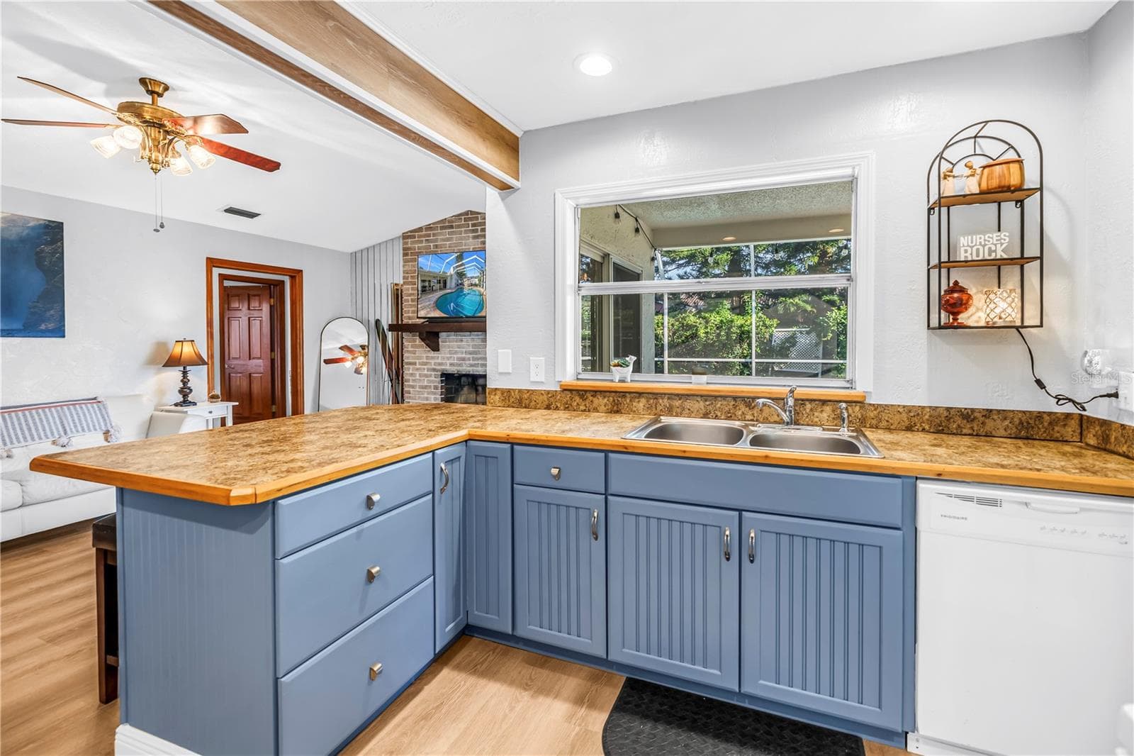 Kitchen with Pool Bar Window - 2079 EGRET DR, PALM HARBOR