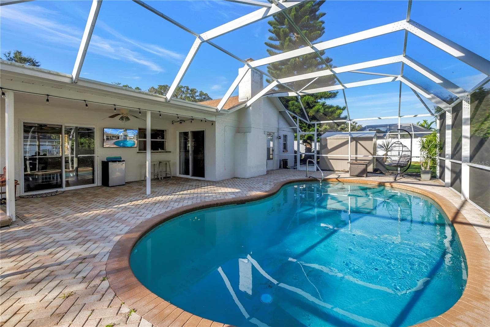 Pool with Covered Porch - 2079 EGRET DR, PALM HARBOR