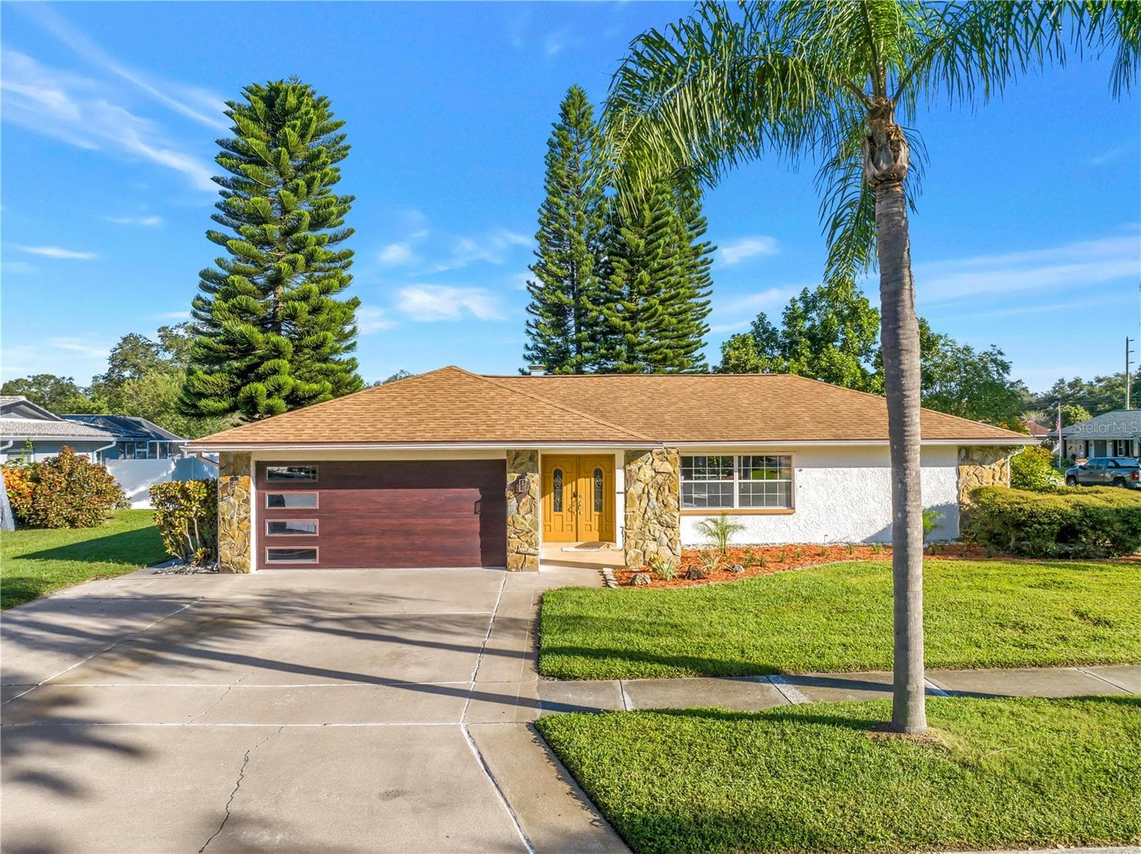 Front of Home - 2079 EGRET DR, PALM HARBOR