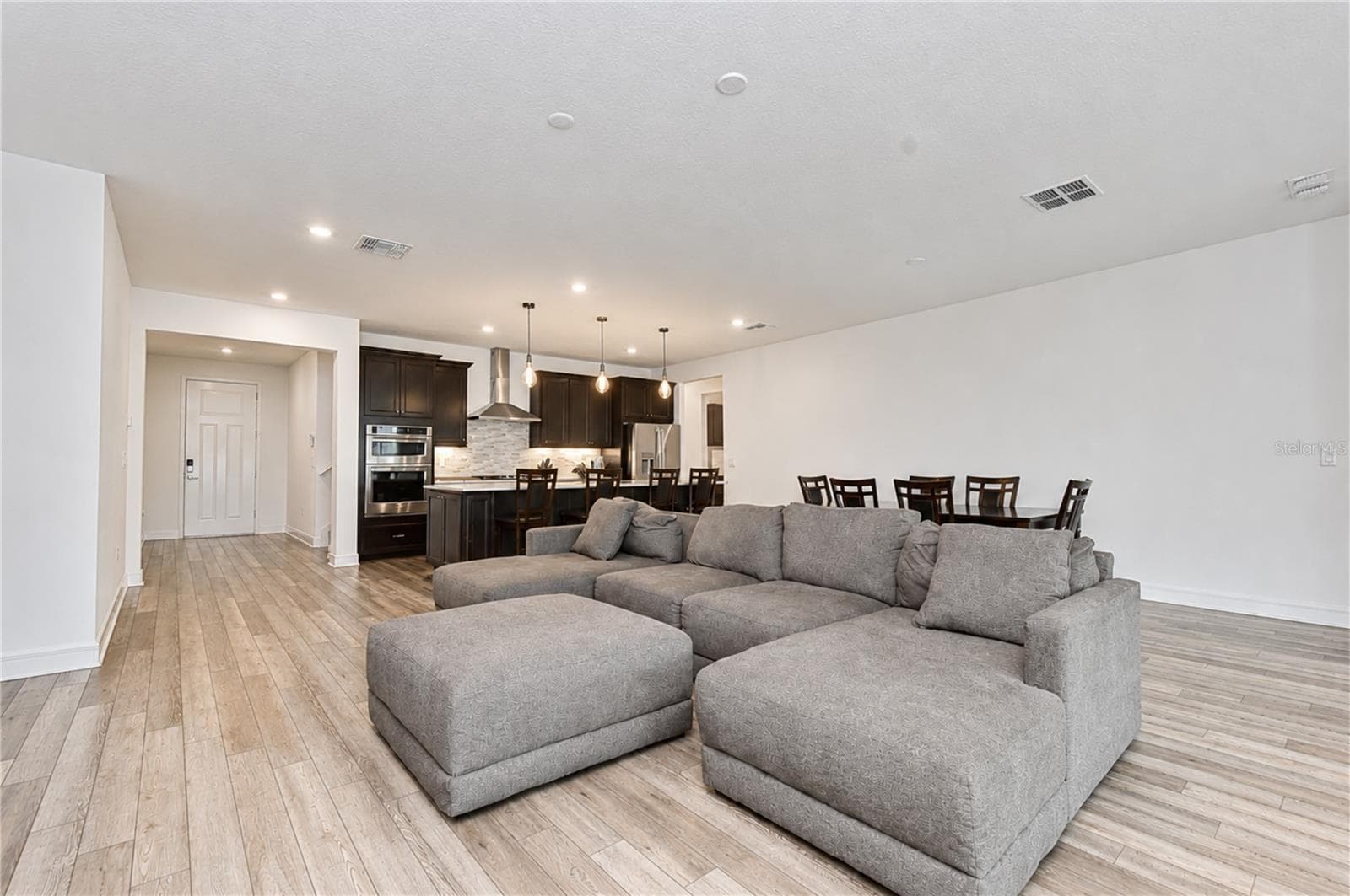 Single Family Residence at 13857 SHARP HAWK DR, RIVERVIEW, photo 6 of 36