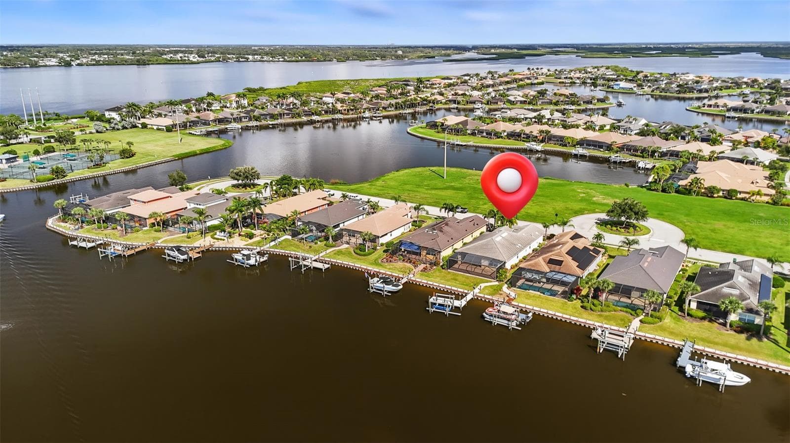 Single Family Residence at 1022 OVERLOOK CT, BRADENTON, photo 8 of 112