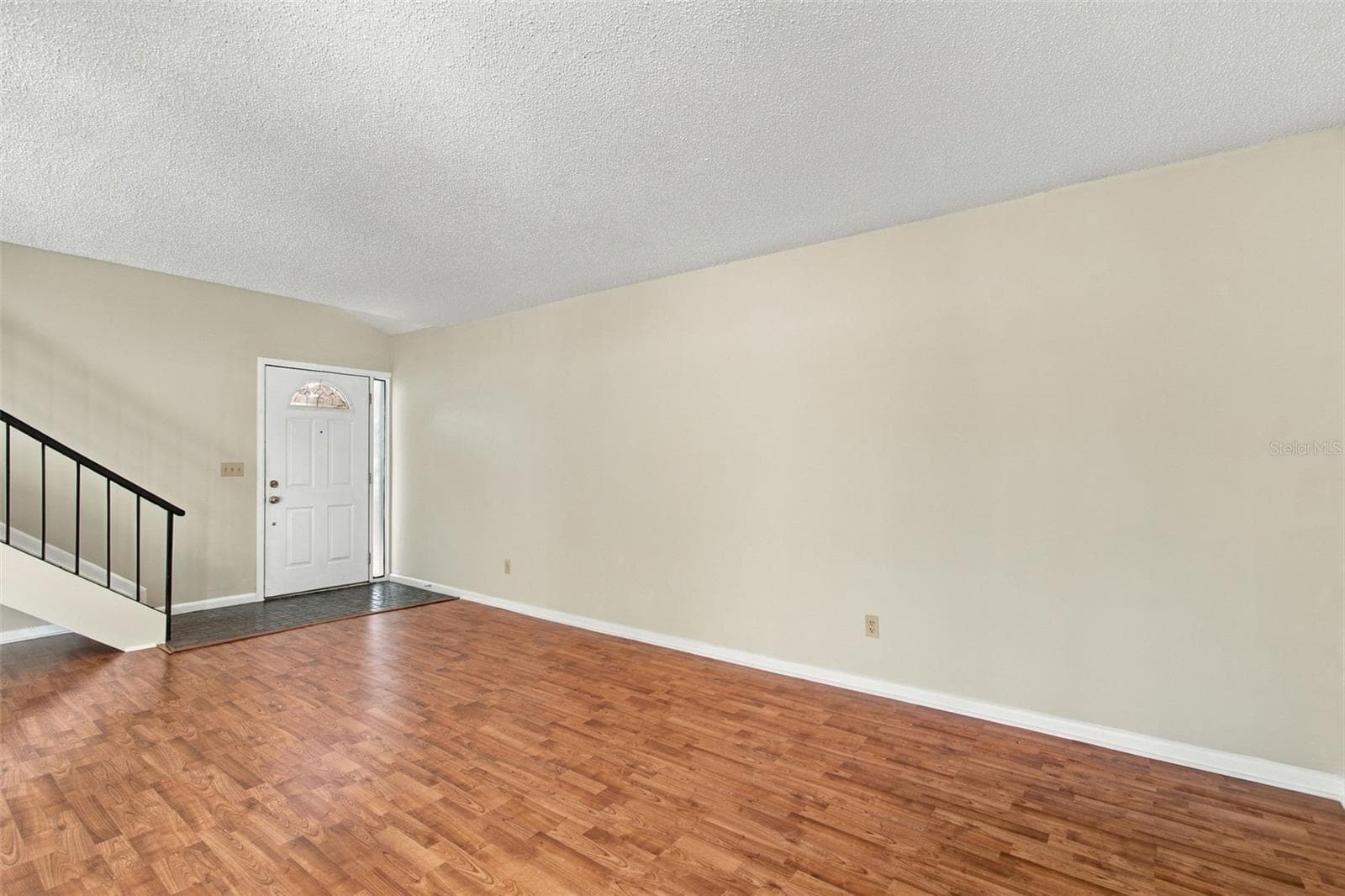 Living area - 4830 GROVE POINT DR, TAMPA