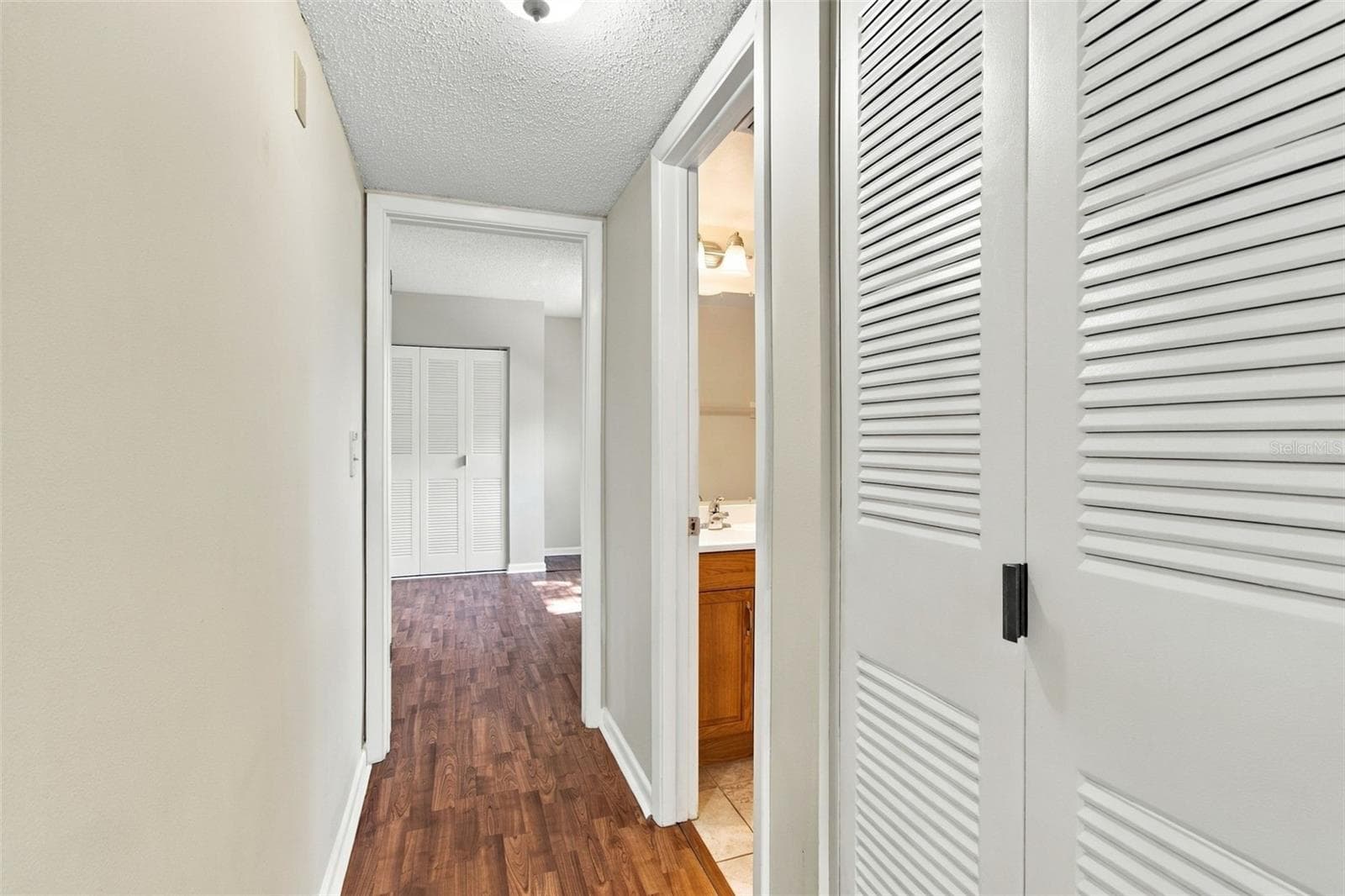 Downstairs hallway - 4830 GROVE POINT DR, TAMPA