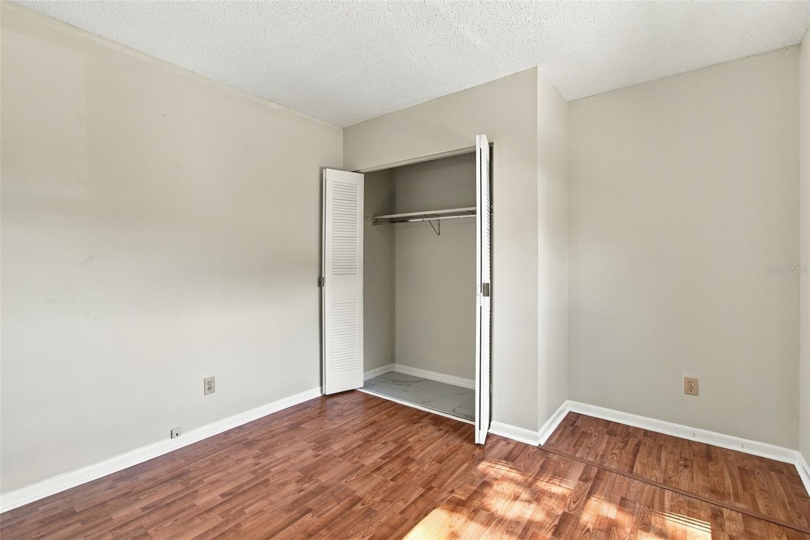 1st bedroom - 4830 GROVE POINT DR, TAMPA
