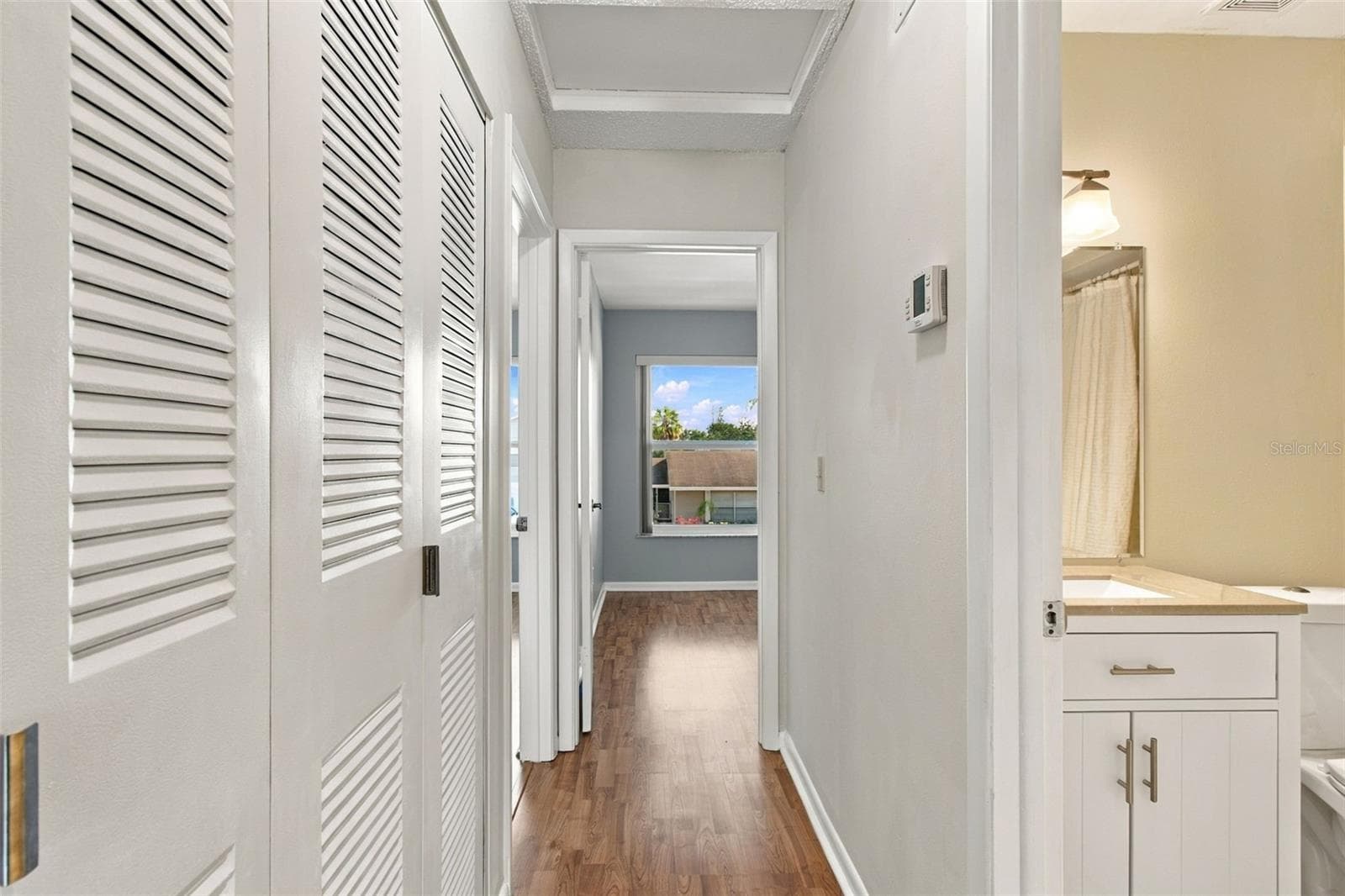 Upstairs hallway - 4830 GROVE POINT DR, TAMPA