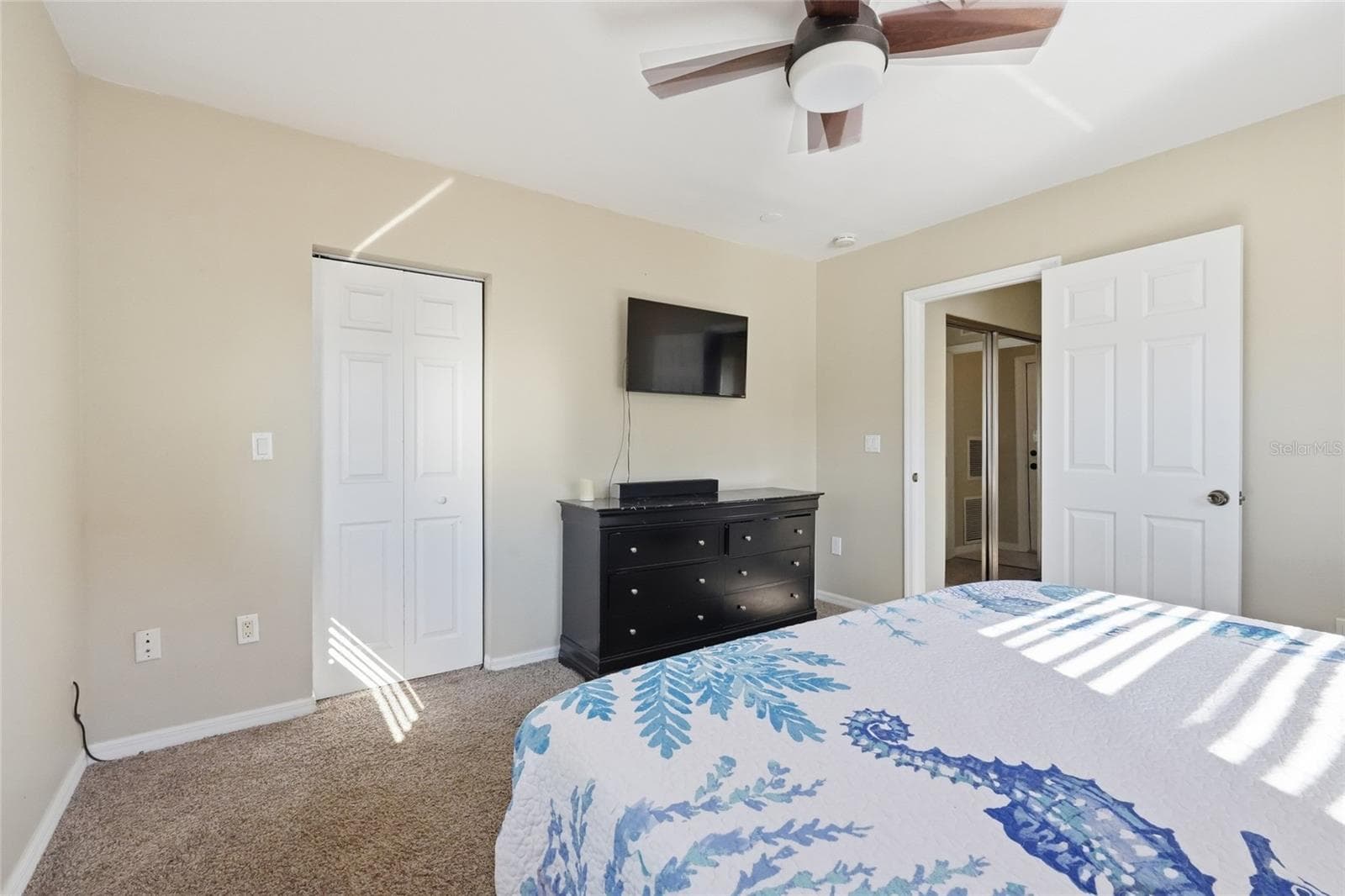 Single Family Residence at 630 DARWIN RD, VENICE, photo 17 of 45