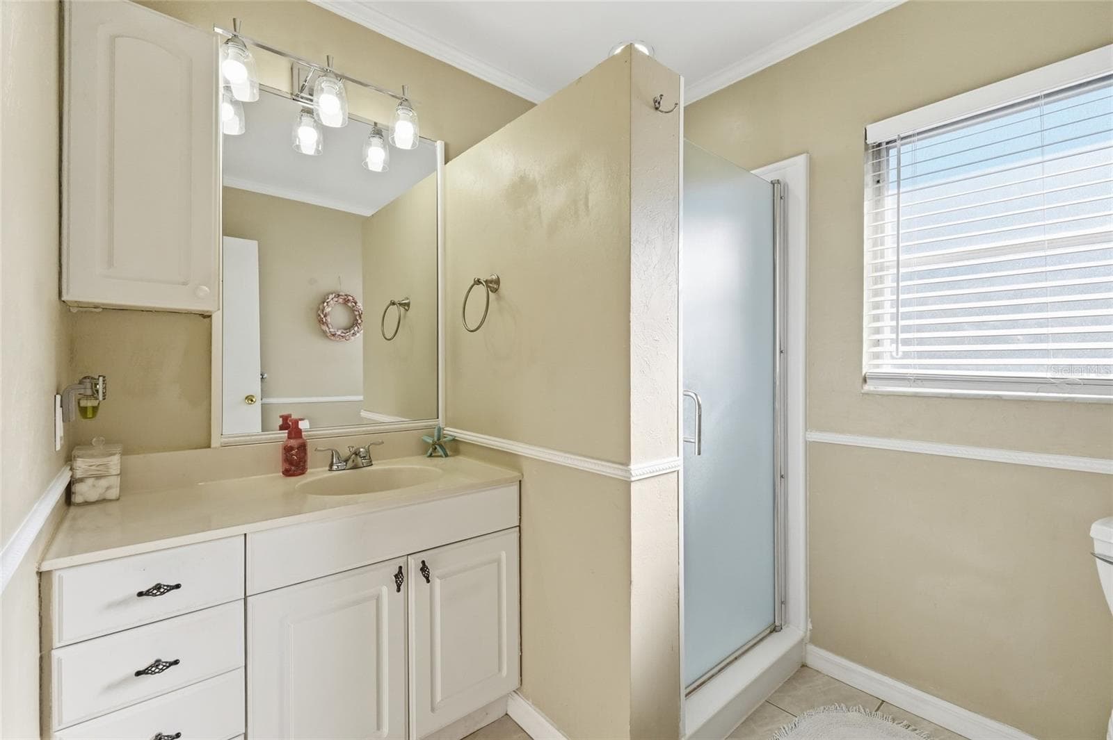 Single Family Residence at 630 DARWIN RD, VENICE, photo 20 of 45