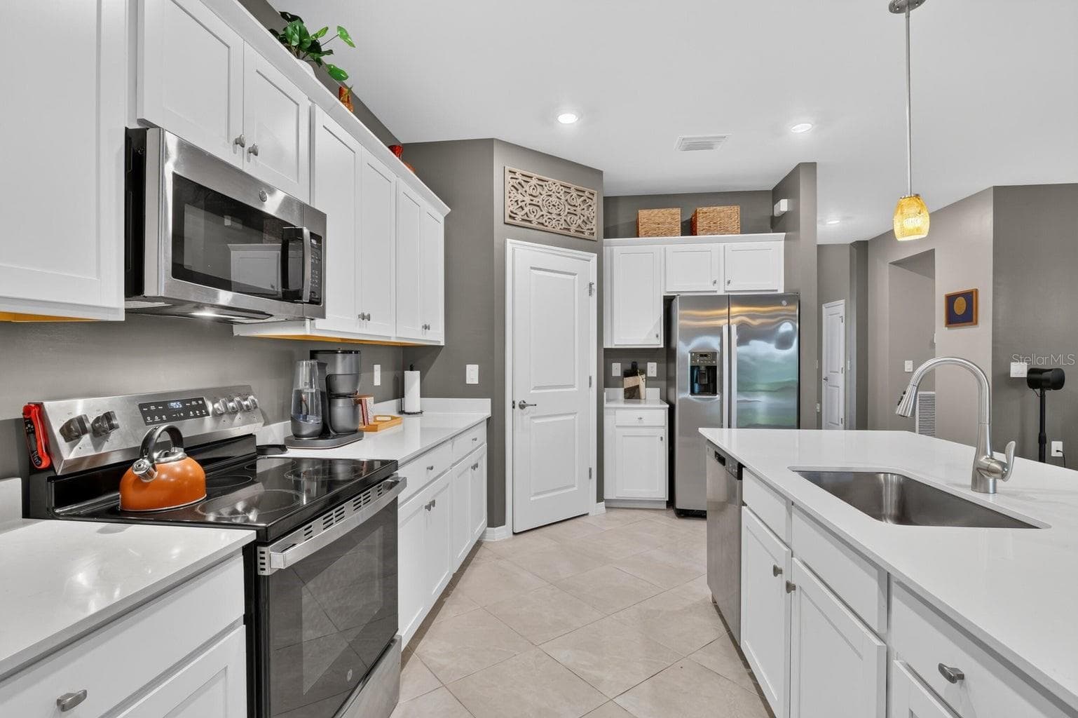 Single Family Residence at 18737 MARLIN KITE LN, NORTH FORT MYERS, photo 6 of 40