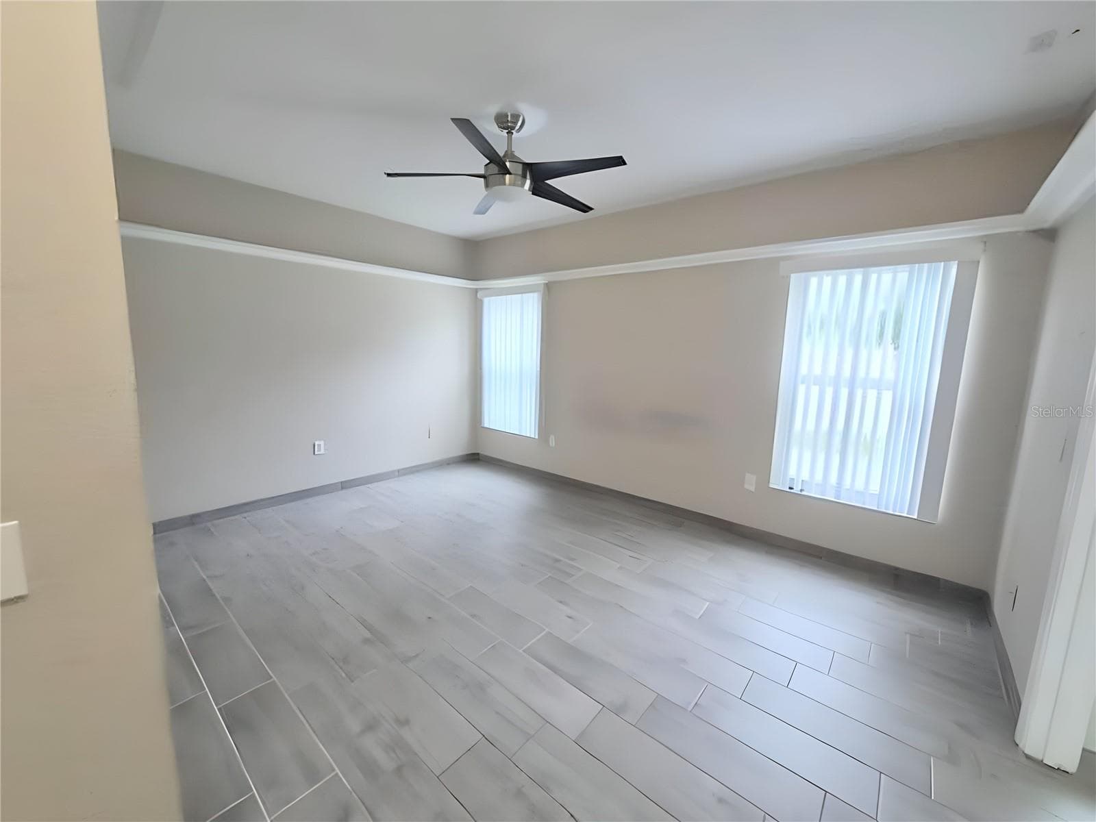 Single Family Residence at 902 GREENBELT CIR, BRANDON, photo 38 of 68