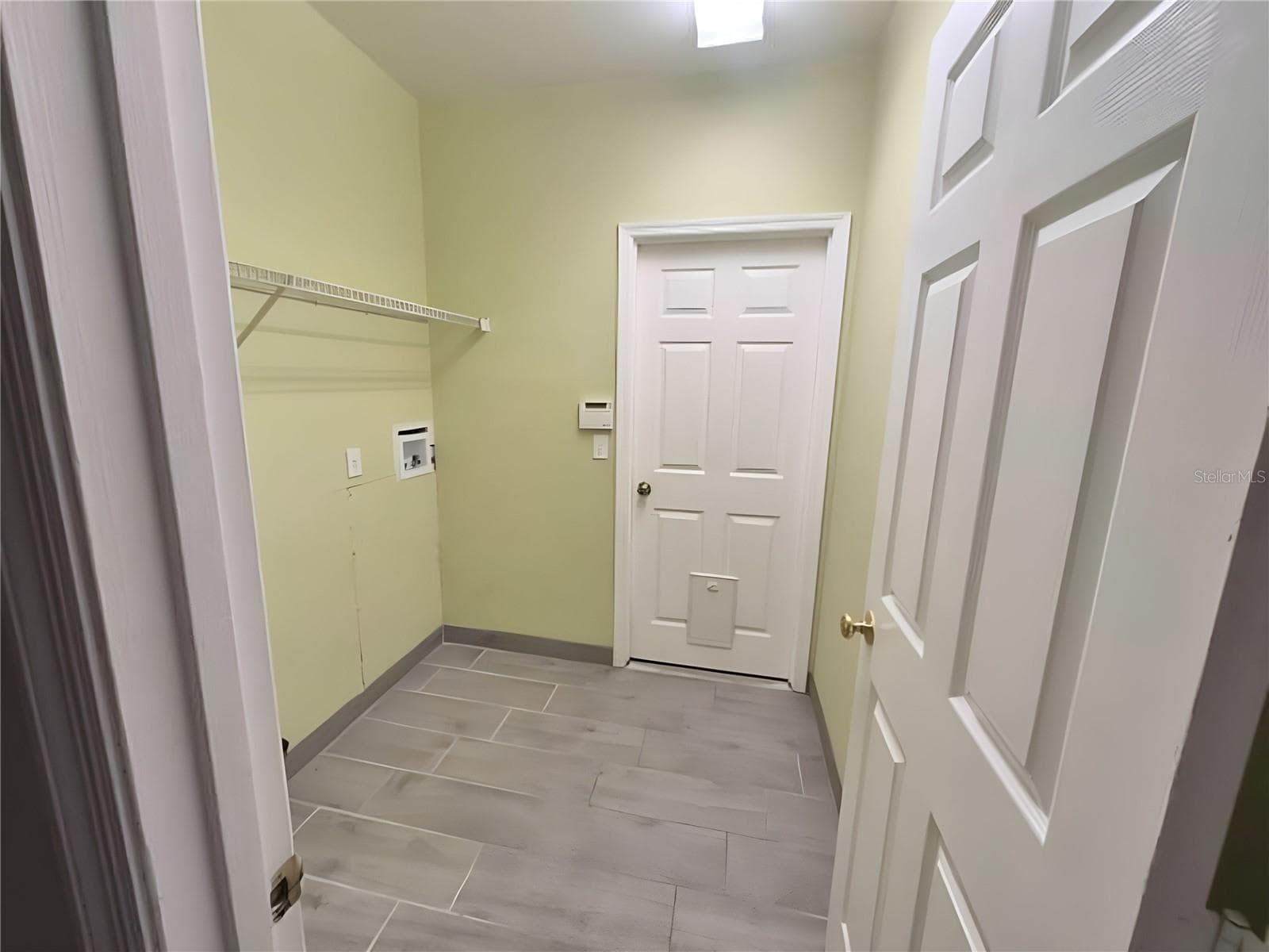 Single Family Residence at 902 GREENBELT CIR, BRANDON, photo 48 of 68
