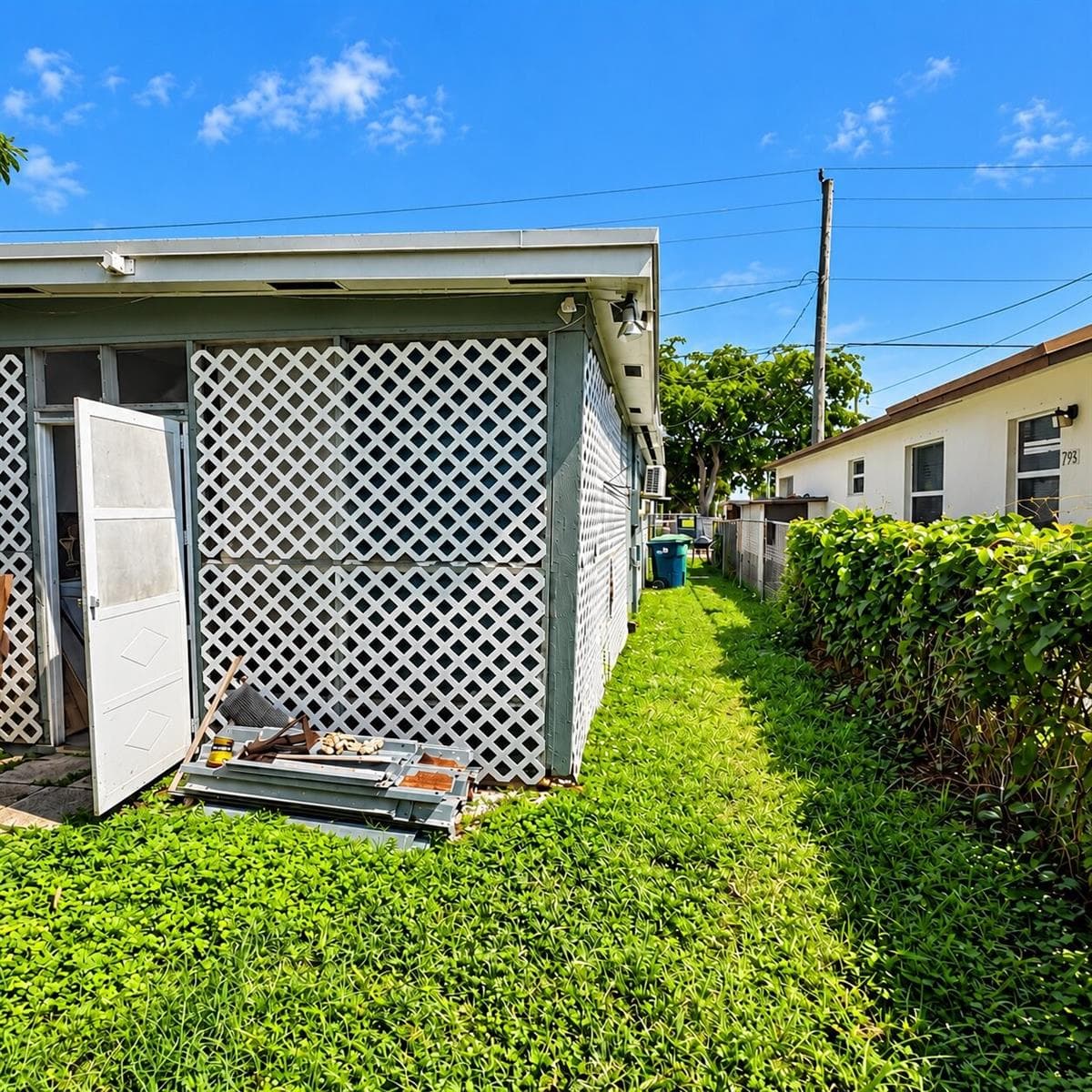 Backyard - Patio - 17930 SW 104TH AVE, MIAMI