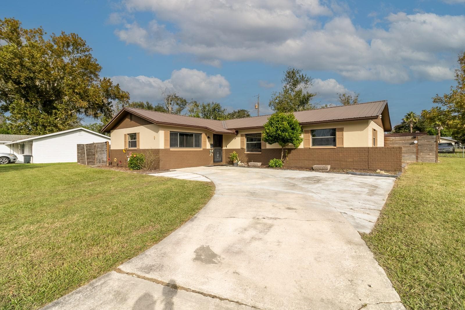 Single Family Residence at 863 SE DEFENDER DR, LAKE CITY, photo 2 of 31