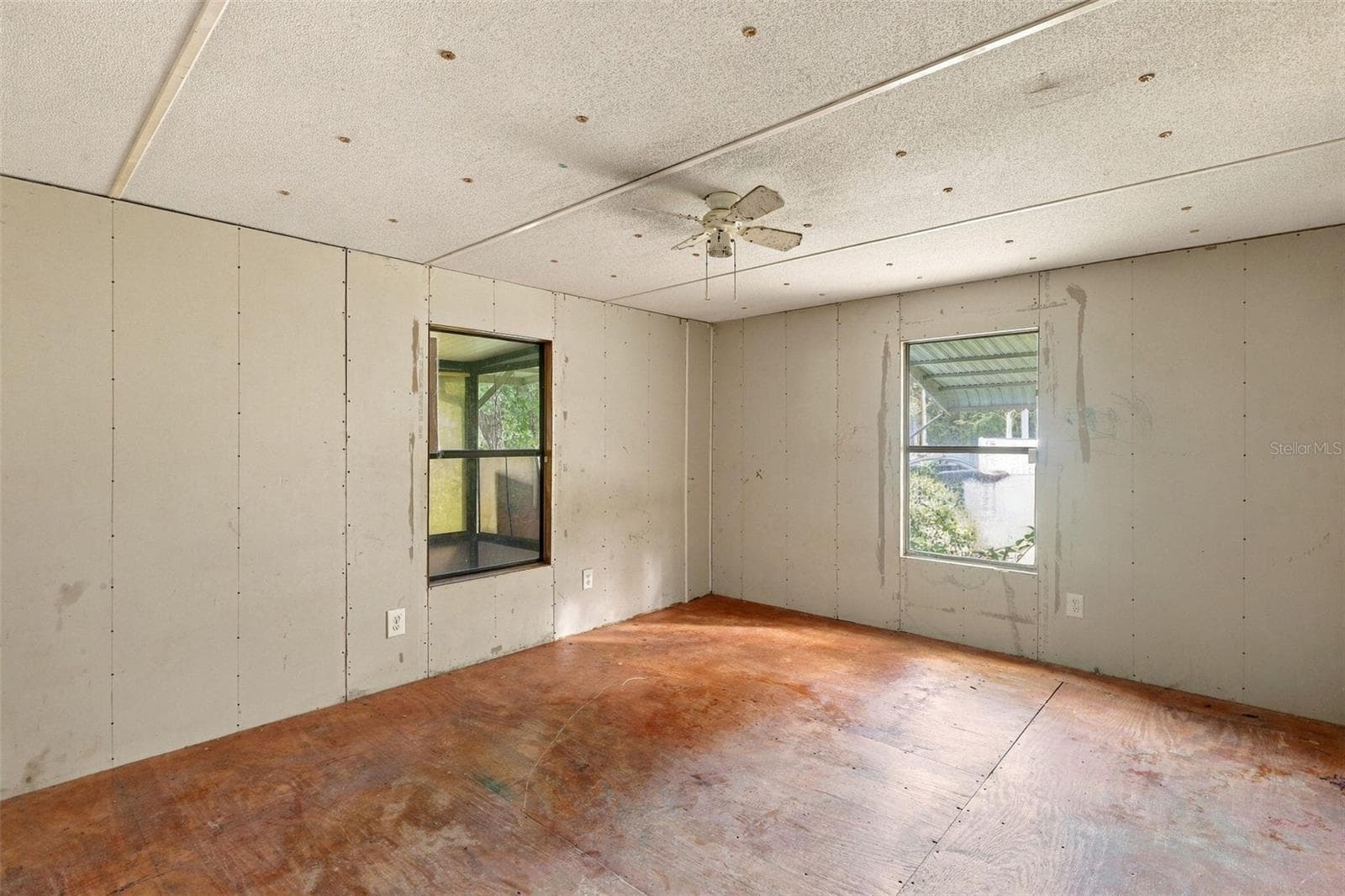 Manufactured Home at 8946 SW 33RD CT, OCALA, photo 8 of 25