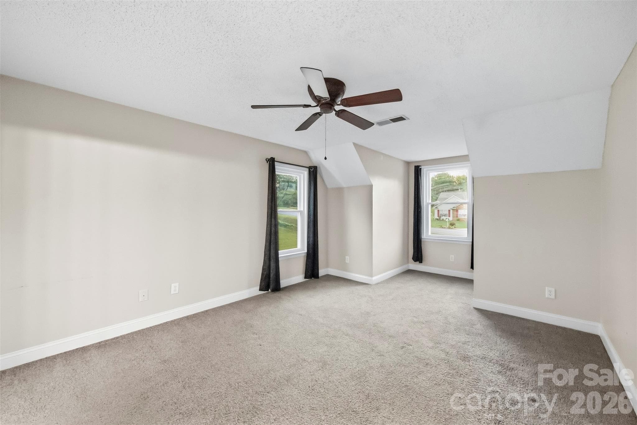 Single Family Residence at 2984 Daffodil Court, Gastonia, photo 17 of 34
