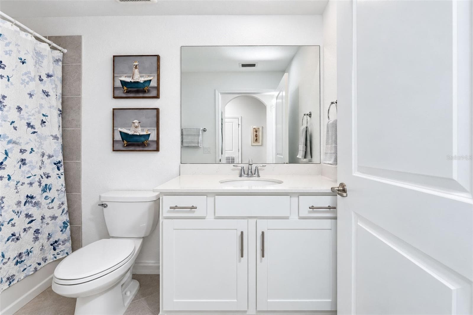 Guest Bathroom with Tub/Shower - 14161 HERITAGE LANDING BLVD #1132, PUNTA GORDA