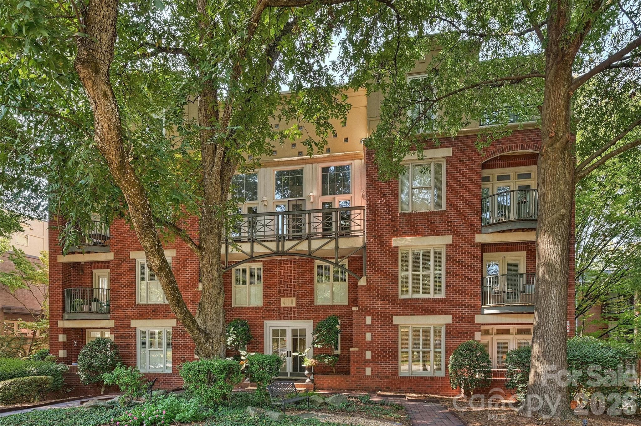 416 Queens Road