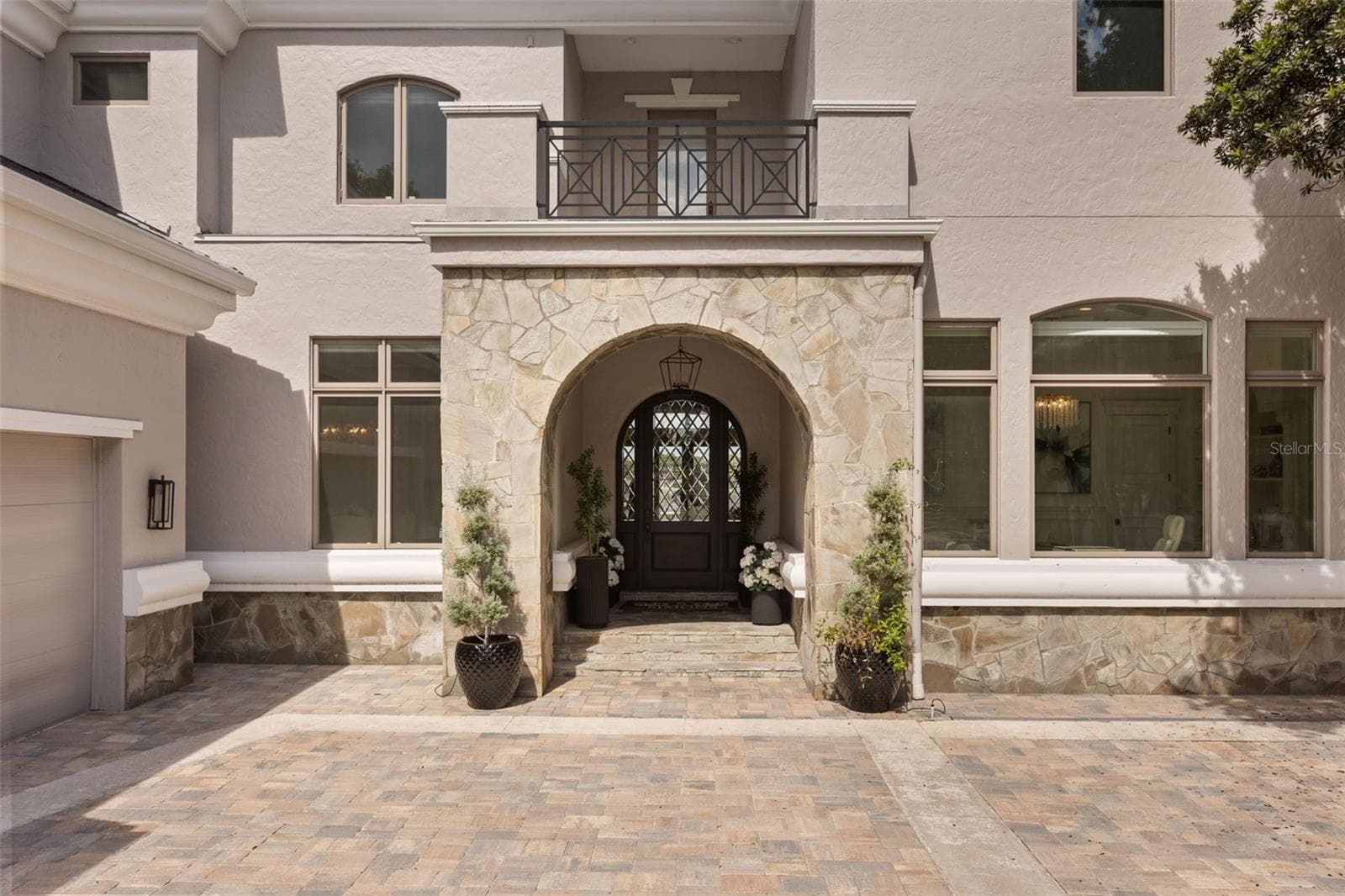 Front Entry - 6091 LINNEAL BEACH DR, APOPKA