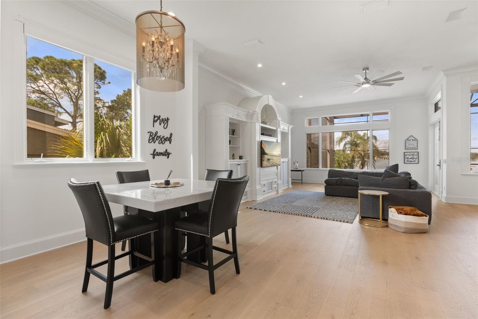 Breakfast Nook - 6091 LINNEAL BEACH DR, APOPKA