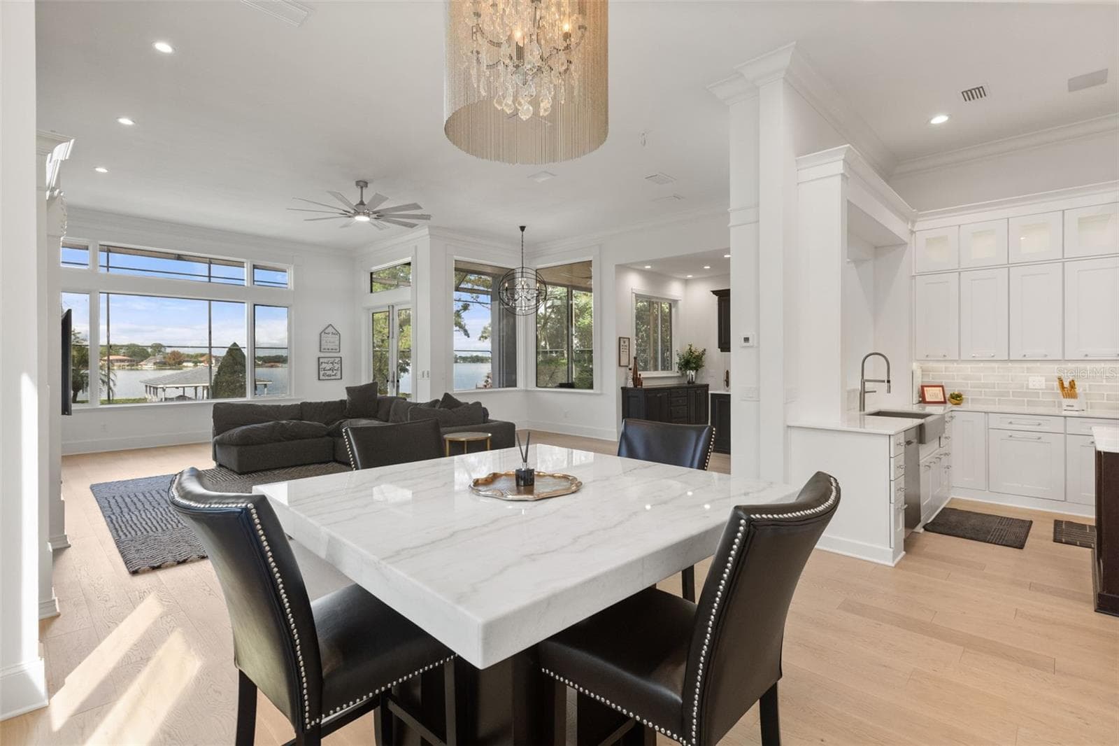 Breakfast Nook - 6091 LINNEAL BEACH DR, APOPKA