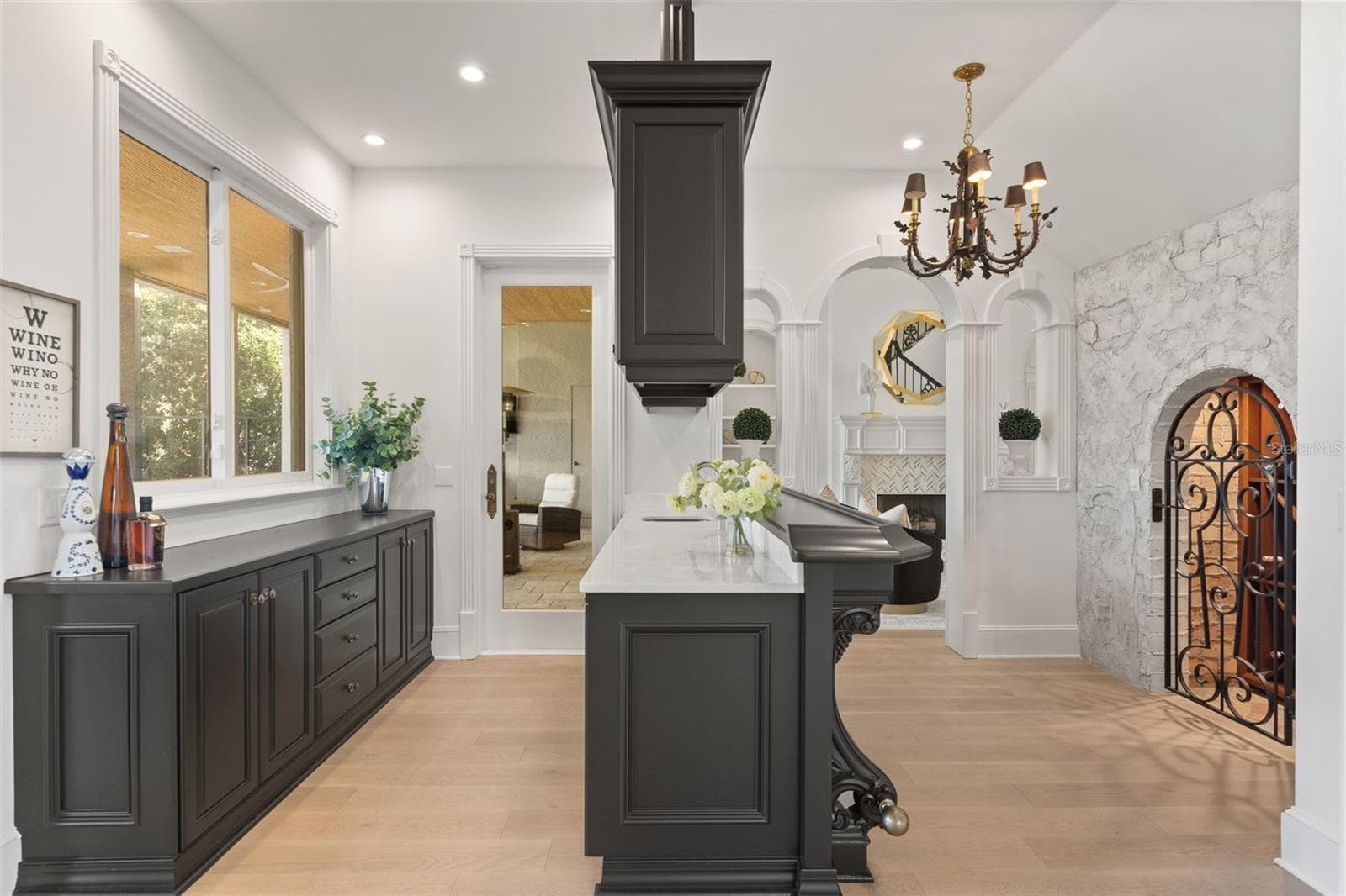 Wet Bar and Entertainment - 6091 LINNEAL BEACH DR, APOPKA