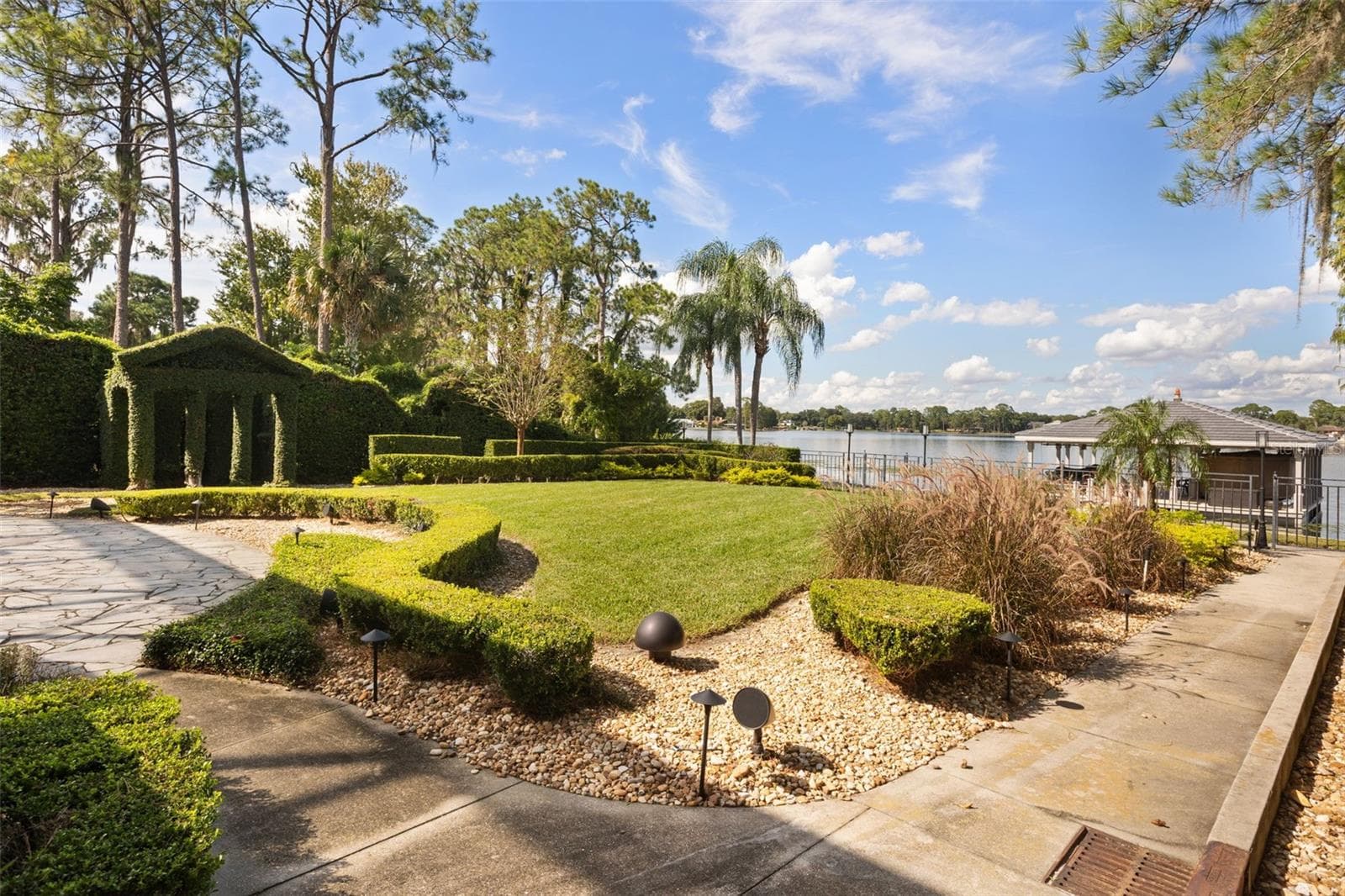 80 feet of lake frontage - 6091 LINNEAL BEACH DR, APOPKA