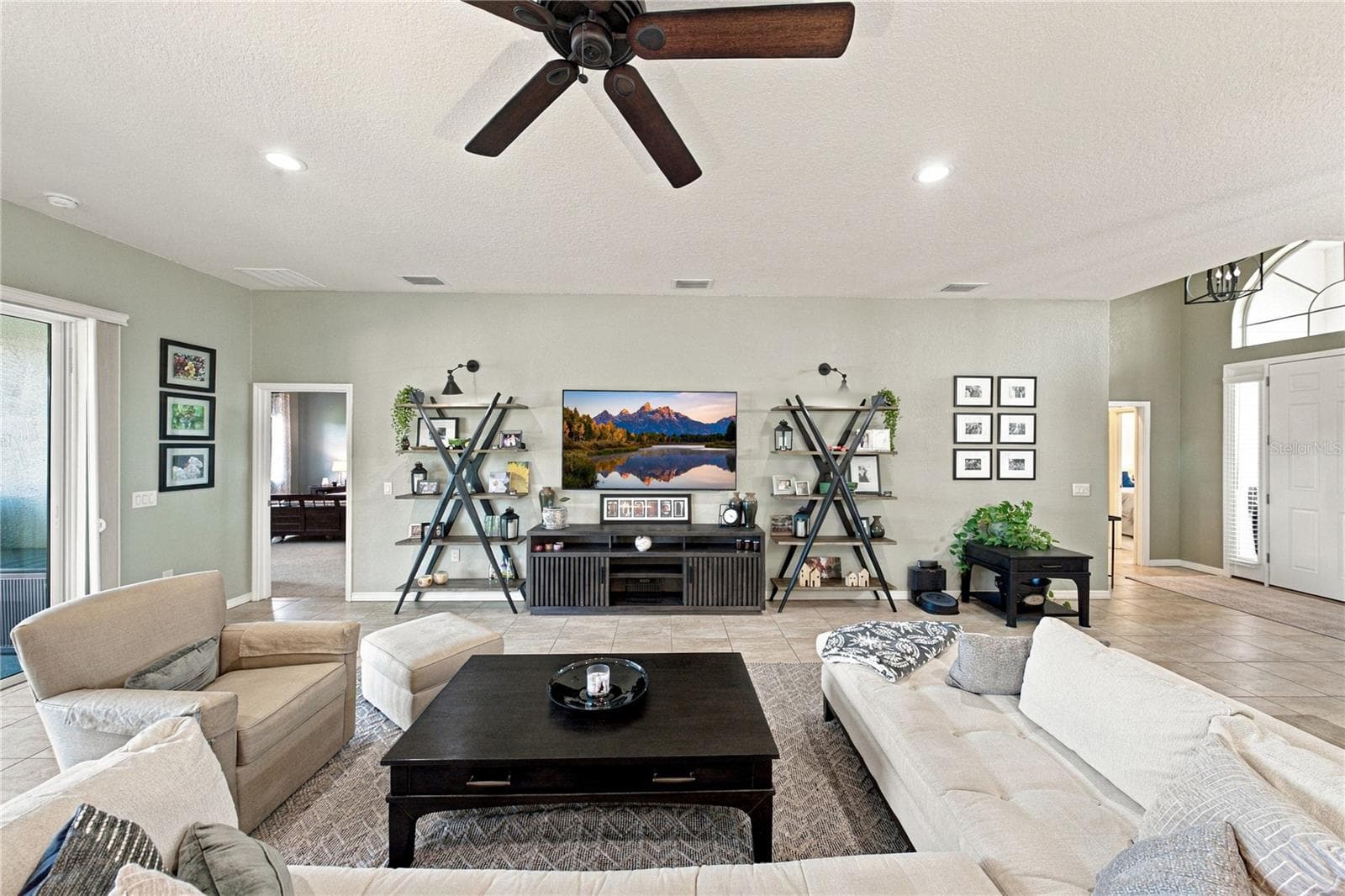 Living room - 6125 PEBBLE BEACH BLVD, WINTER HAVEN