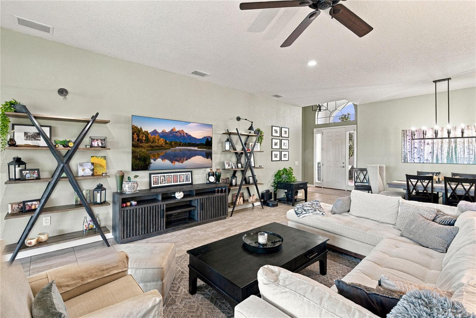 Living room - 6125 PEBBLE BEACH BLVD, WINTER HAVEN