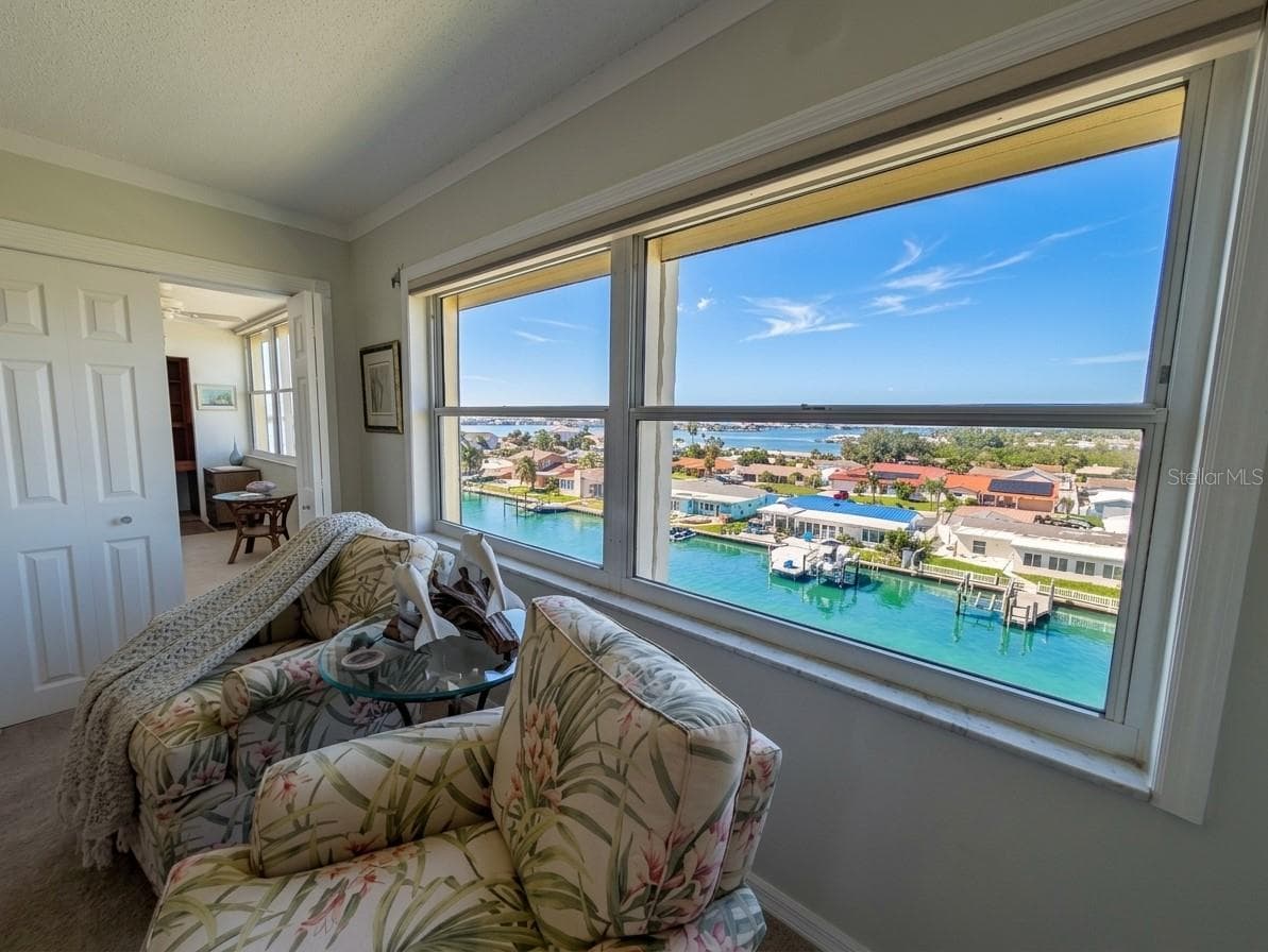 Condominium at 4725 COVE CIR #APT 609, ST PETERSBURG, photo 9 of 37