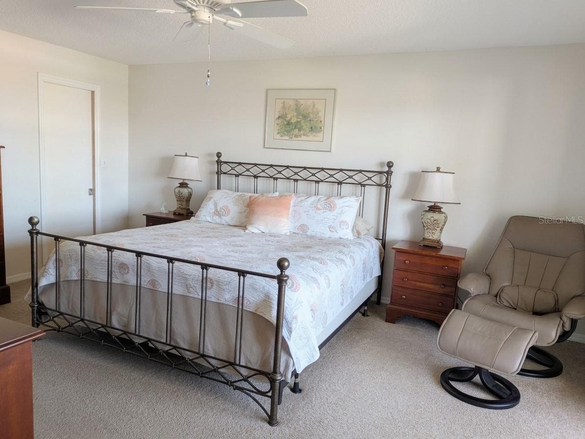 Condominium at 4725 COVE CIR #APT 609, ST PETERSBURG, photo 13 of 37