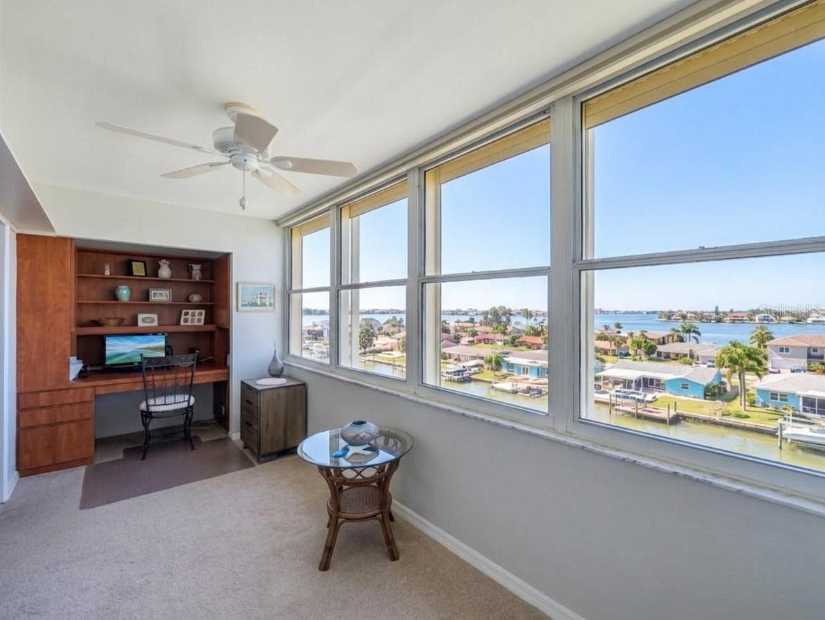 Florida Room - 4725 COVE CIR #APT 609, ST PETERSBURG