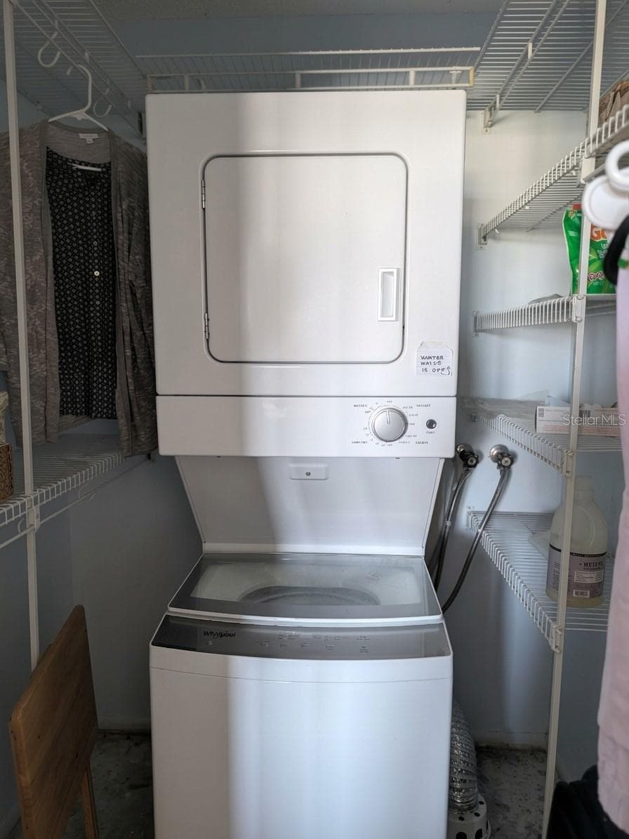 insuite washer/dryer - 4725 COVE CIR #APT 609, ST PETERSBURG