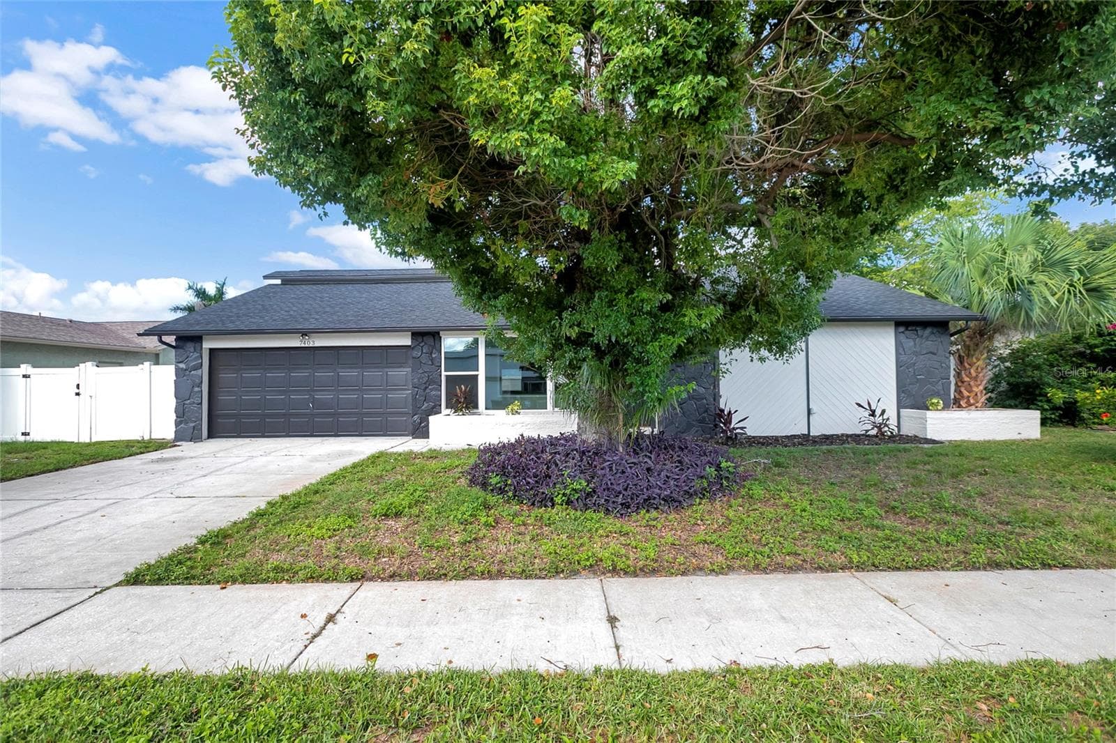Single Family Residence at 7403 FOXBLOOM DR, PORT RICHEY, photo 2 of 48