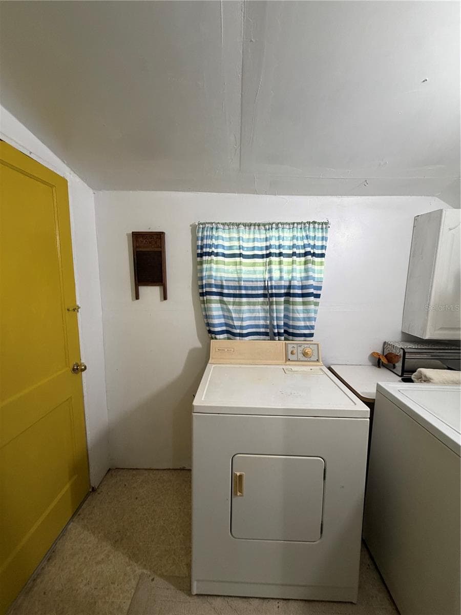 Single Family Residence at 20800 NE 146TH TER, FORT MC COY, photo 7 of 24