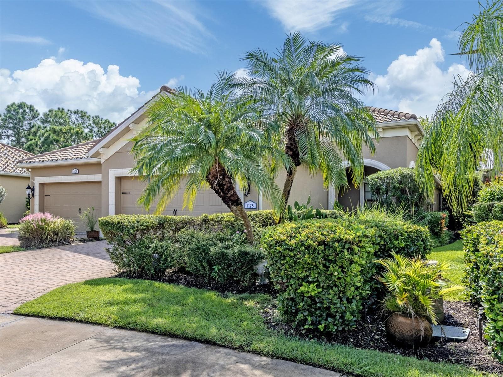 Villa at 1175 COLLIER PL, VENICE, photo 2 of 93