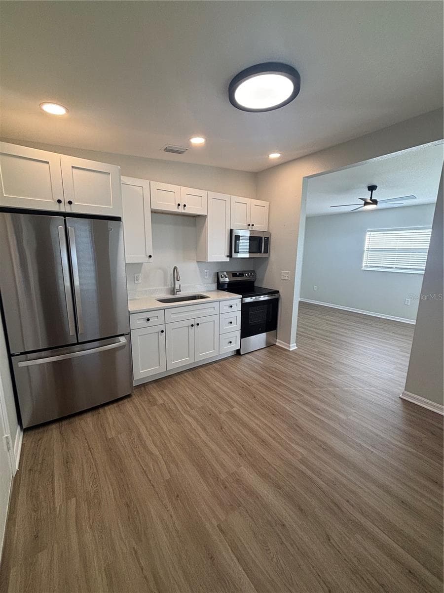 Single Family Residence at 1020 25TH ST E, PALMETTO, photo 4 of 15