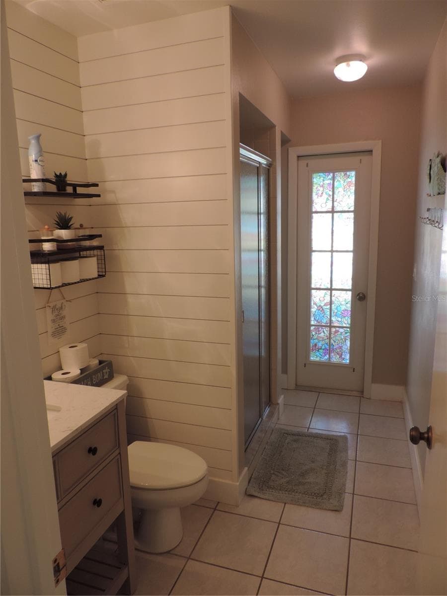 Guest bath - 1148 ROYAL RD, VENICE