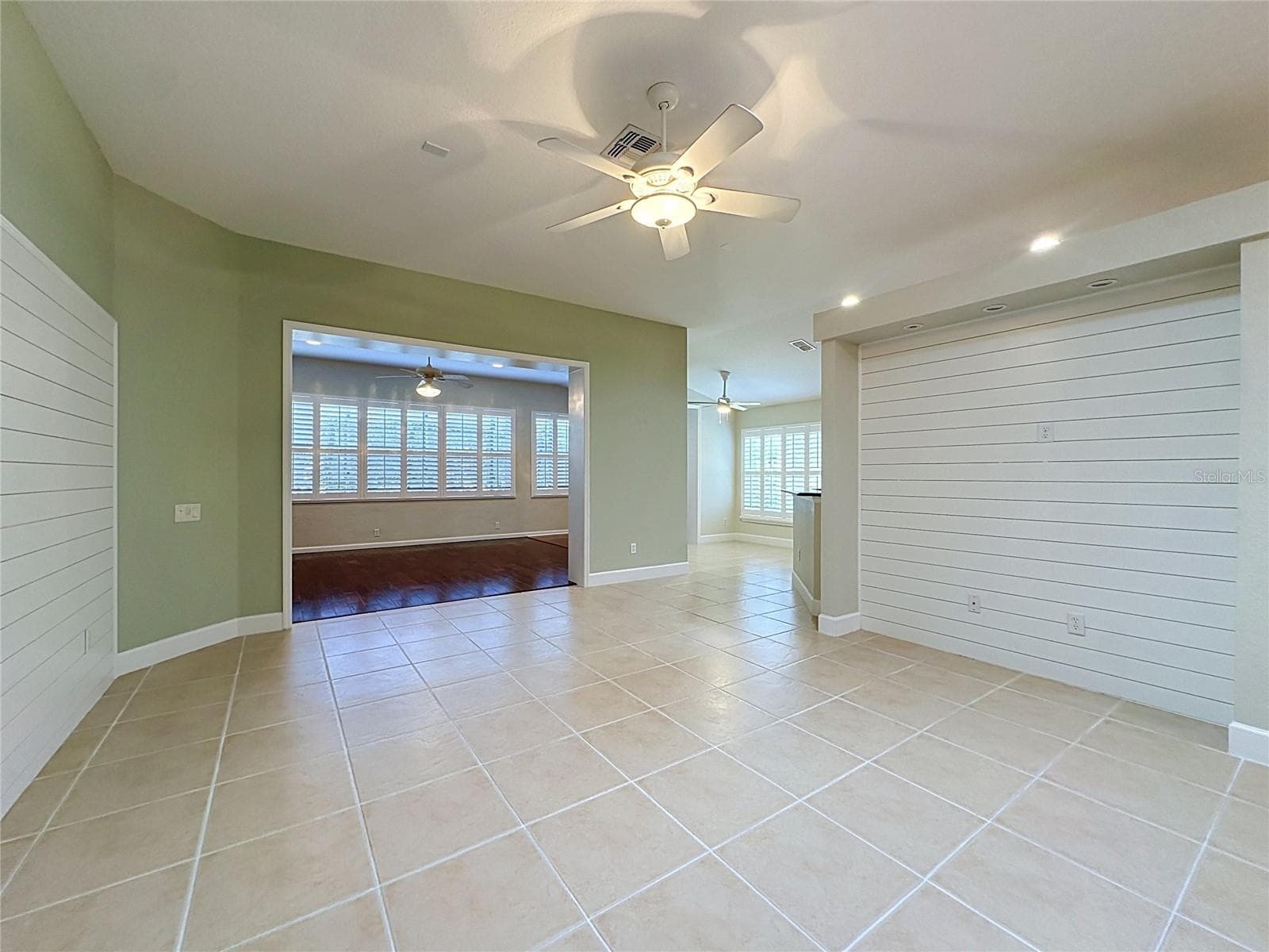 Single Family Residence at 516 PLAYA DR, DAVENPORT, photo 7 of 77