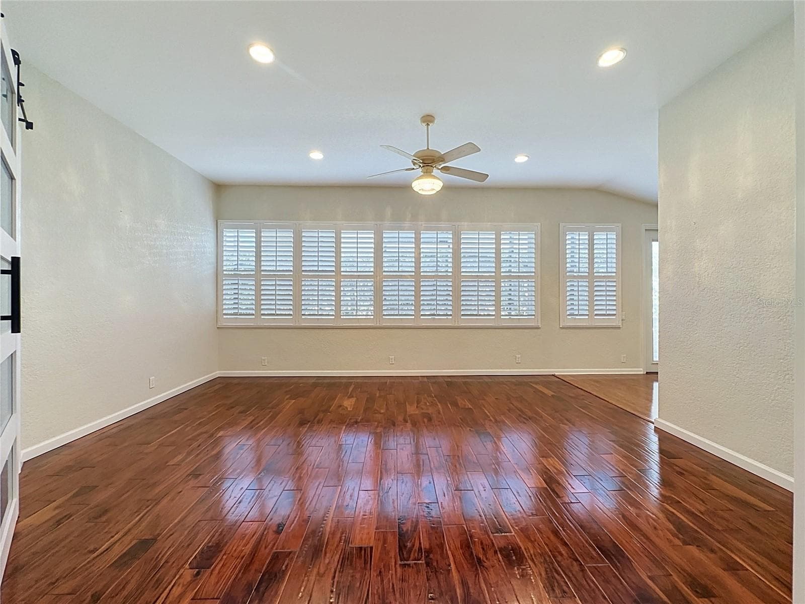 Single Family Residence at 516 PLAYA DR, DAVENPORT, photo 17 of 77