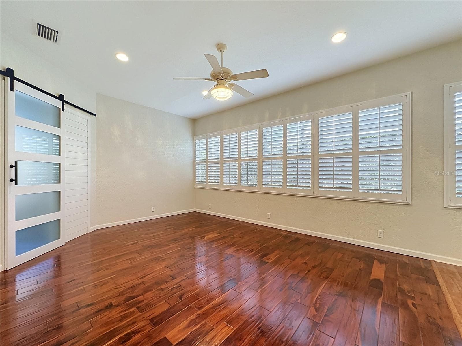 Single Family Residence at 516 PLAYA DR, DAVENPORT, photo 18 of 77