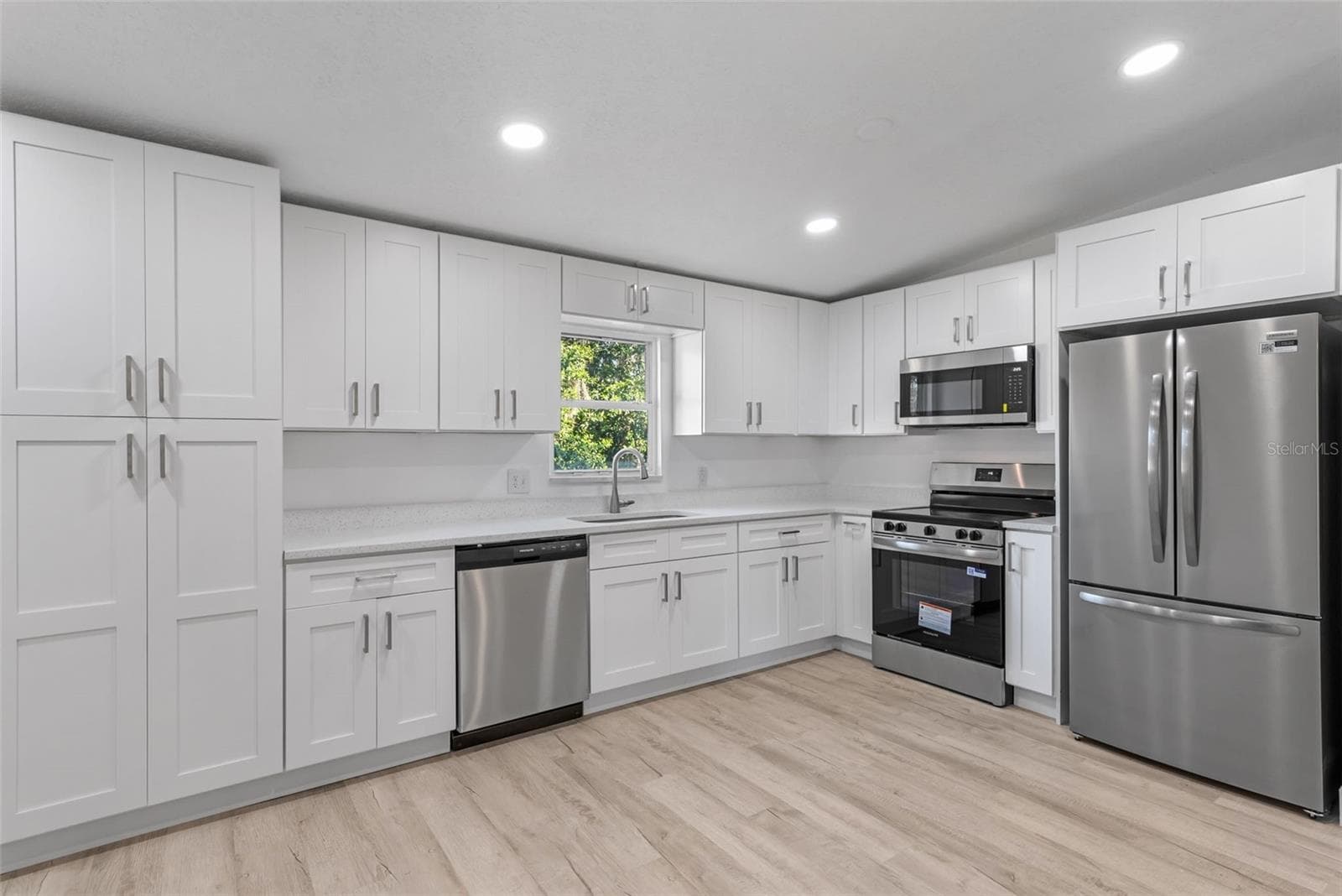 Single Family Residence at 870 WOLF TRL, CASSELBERRY, photo 6 of 33