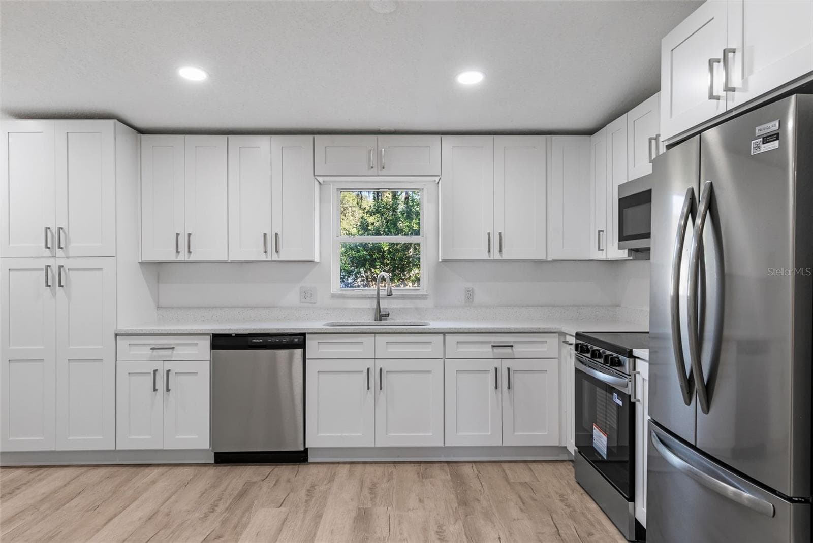 Single Family Residence at 870 WOLF TRL, CASSELBERRY, photo 8 of 33