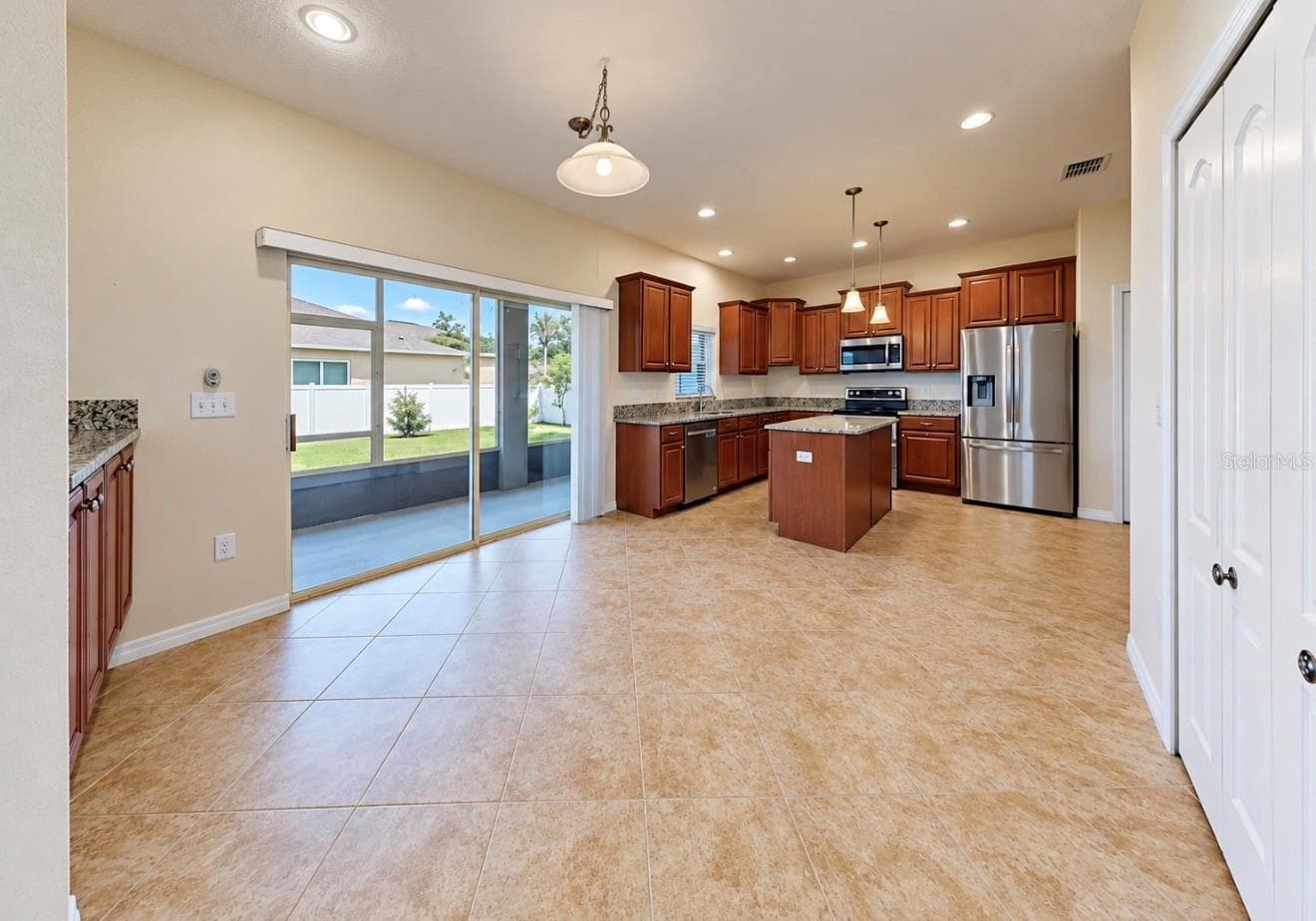 Single Family Residence at 12130 STREAMBED DR, RIVERVIEW, photo 12 of 72