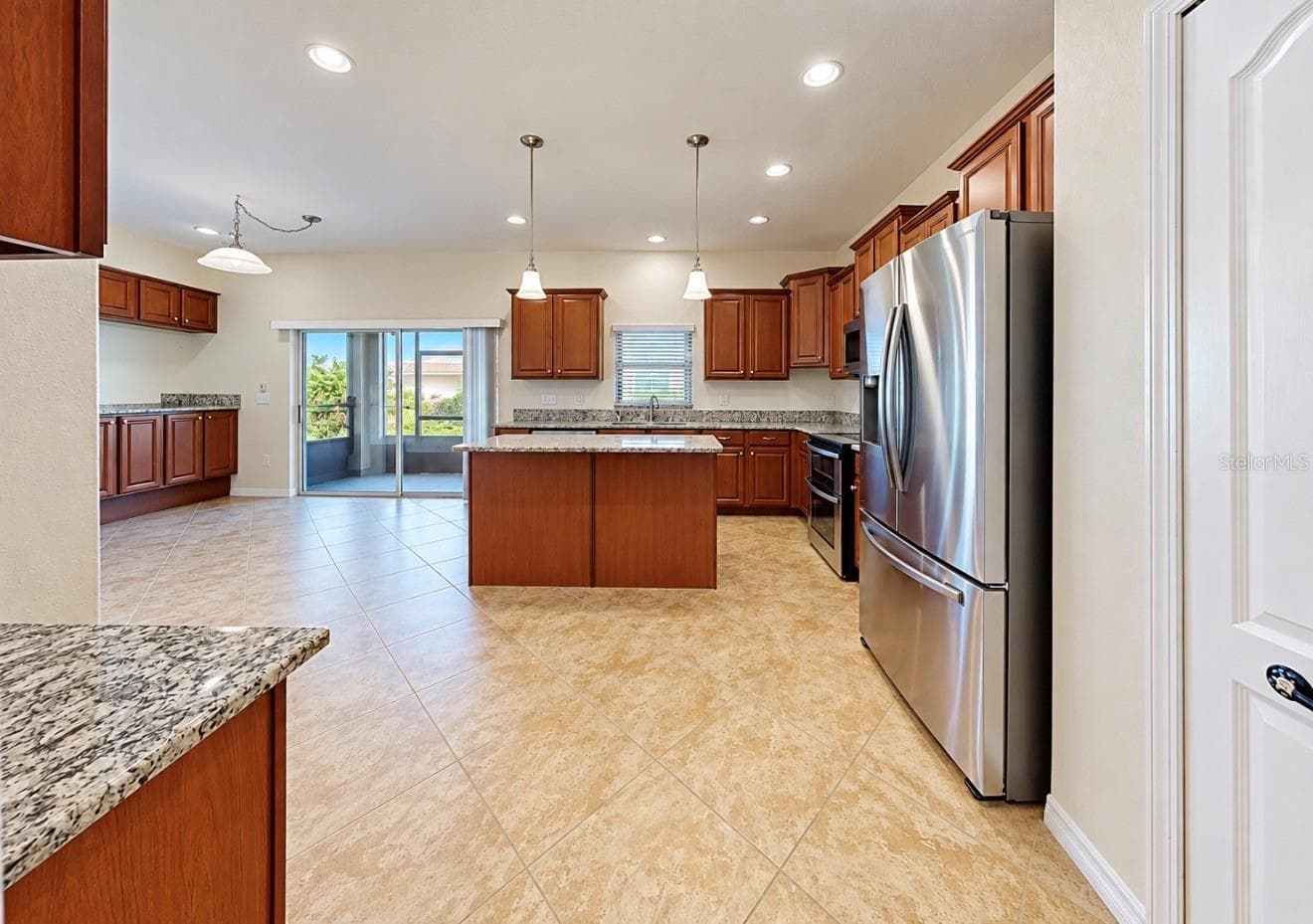 Single Family Residence at 12130 STREAMBED DR, RIVERVIEW, photo 15 of 72