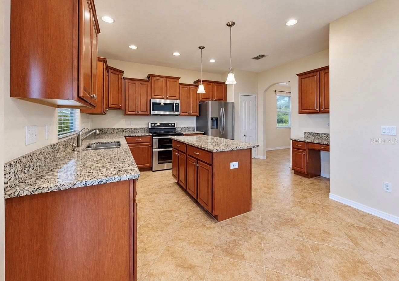 Single Family Residence at 12130 STREAMBED DR, RIVERVIEW, photo 17 of 72