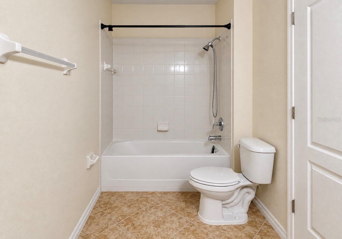 1st Floor Full Bath - 12130 STREAMBED DR, RIVERVIEW