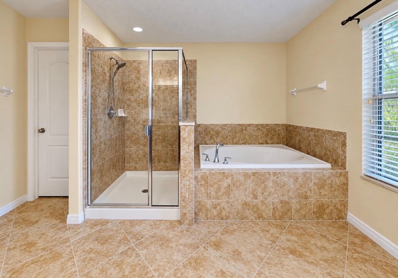 Single Family Residence at 12130 STREAMBED DR, RIVERVIEW, photo 31 of 72