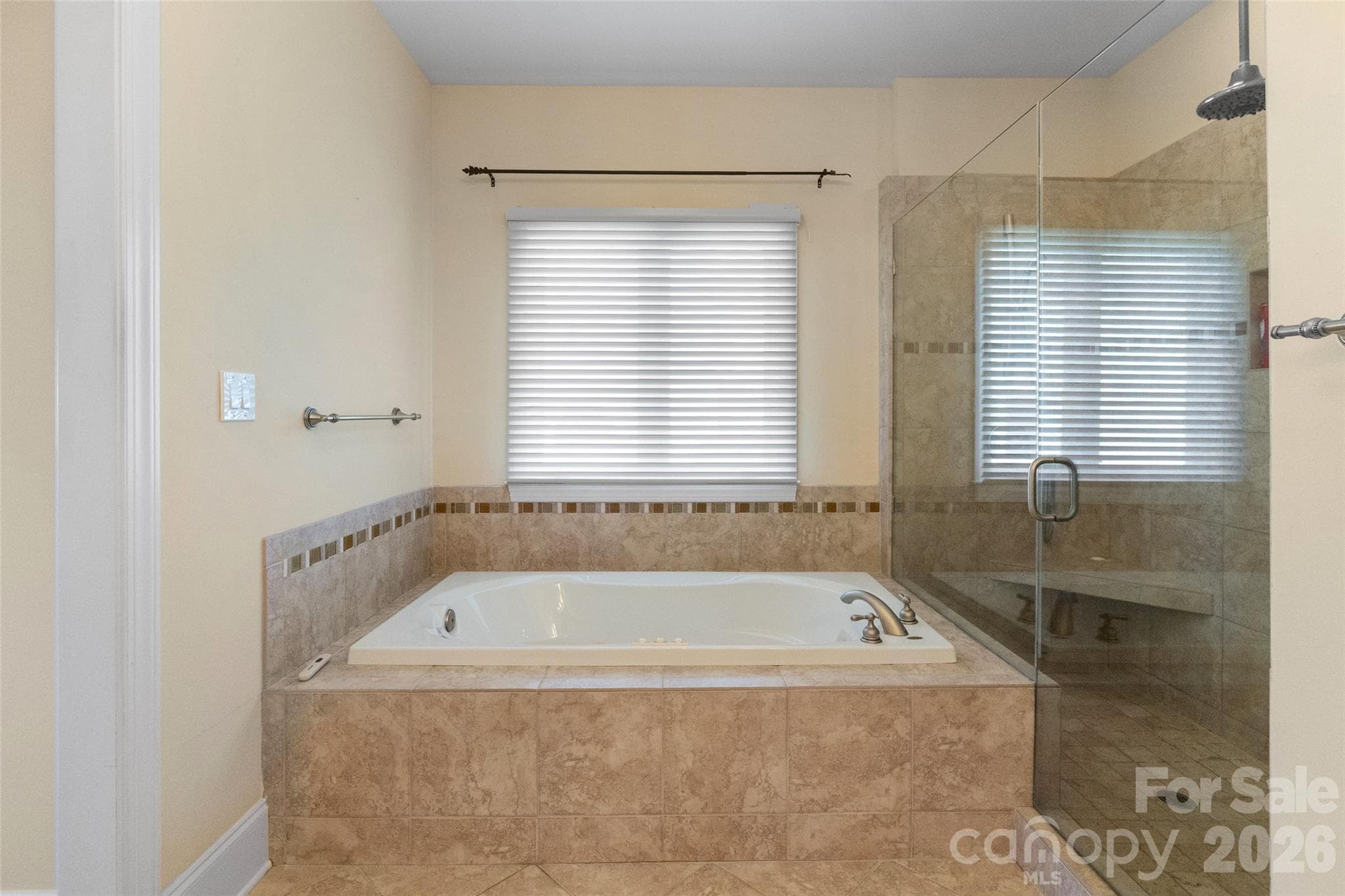 and tub - 185 E Tattersall Drive, Statesville