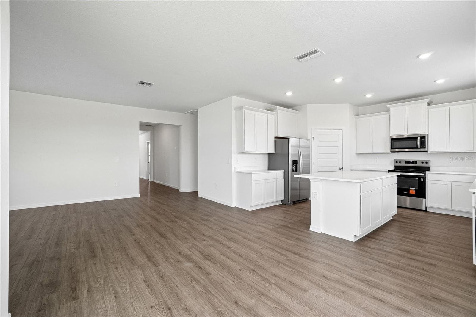Single Family Residence at 5368 CLOUDBERRY AVE, LAKELAND, photo 11 of 42