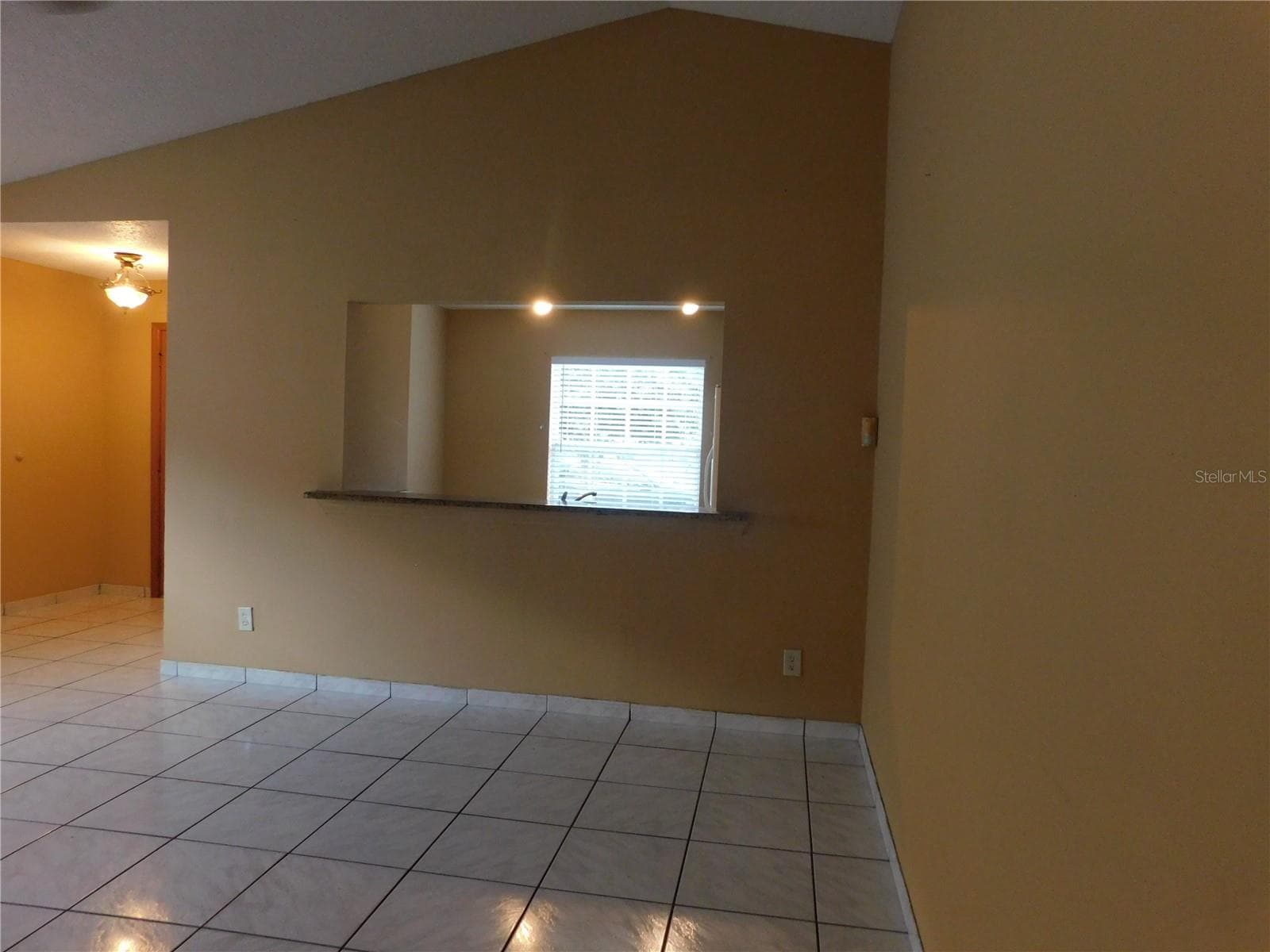 Single Family Residence at 2826 RIDGE COVE CT, ORLANDO, photo 6 of 17
